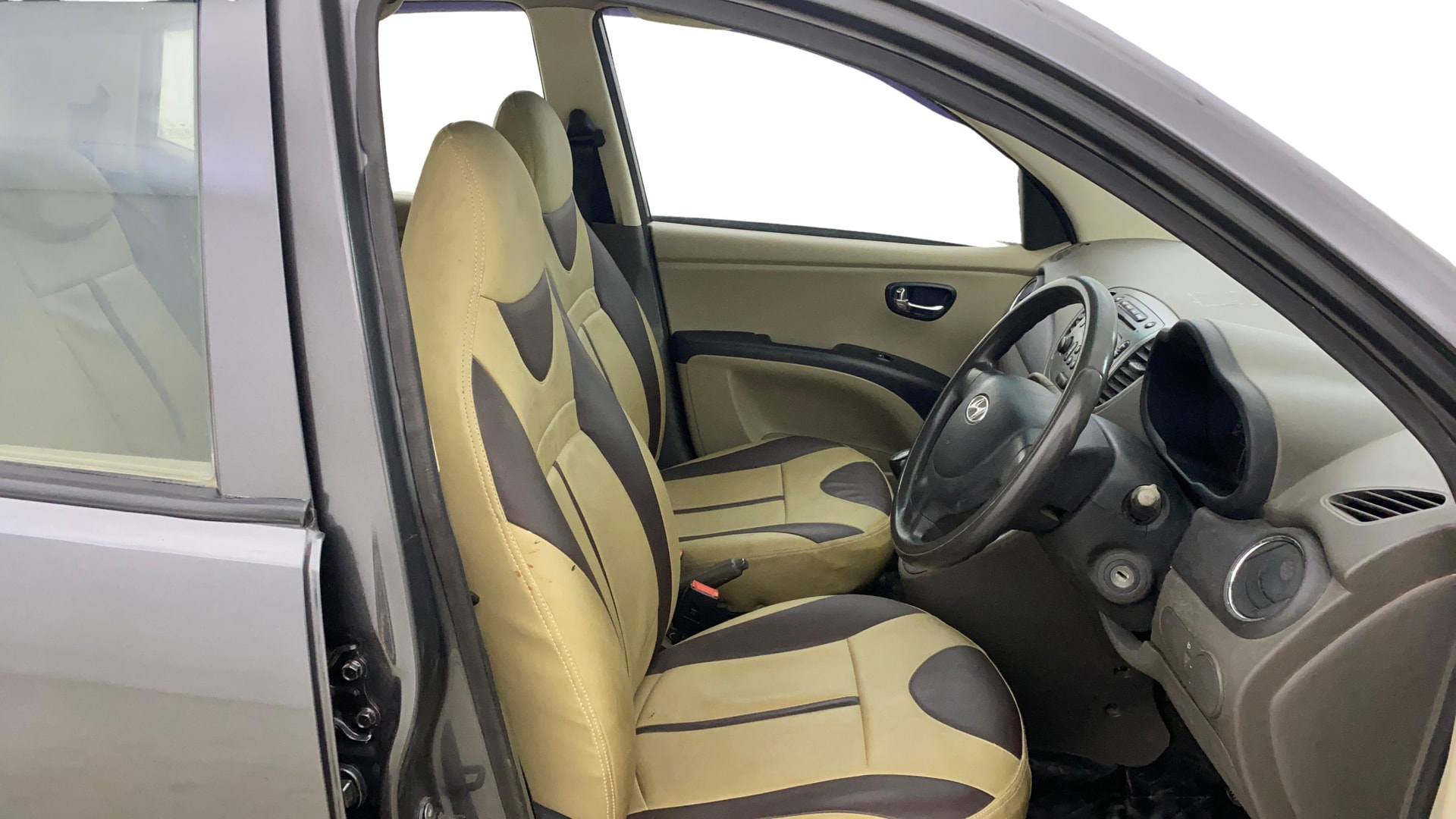 View 2013 Hyundai i10 1.2 Sportz MT Image 25 Used 2013 Hyundai i10 1.2 Sportz MT Image 25