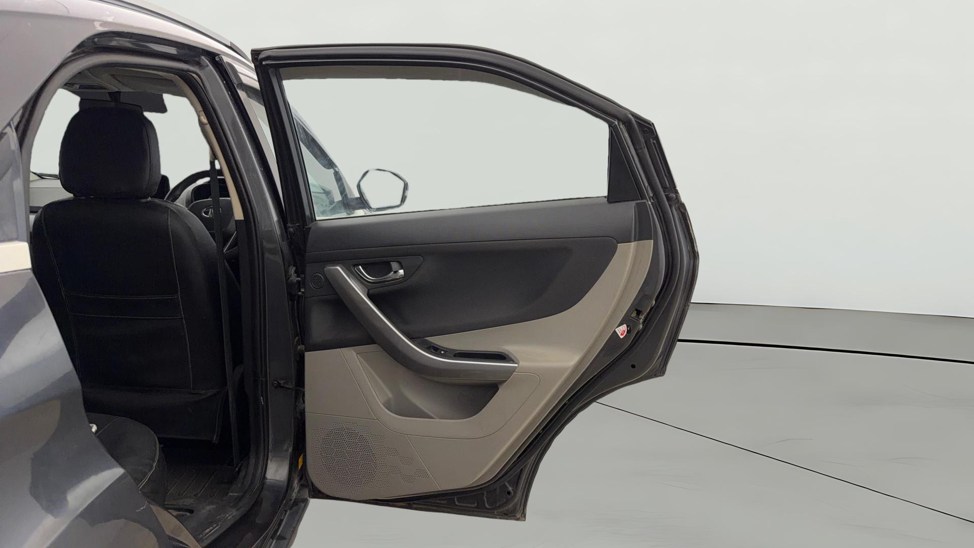 View 2018 Tata Nexon Revotron XE Image 7 Used 2018 Tata Nexon Revotron XE Image 7