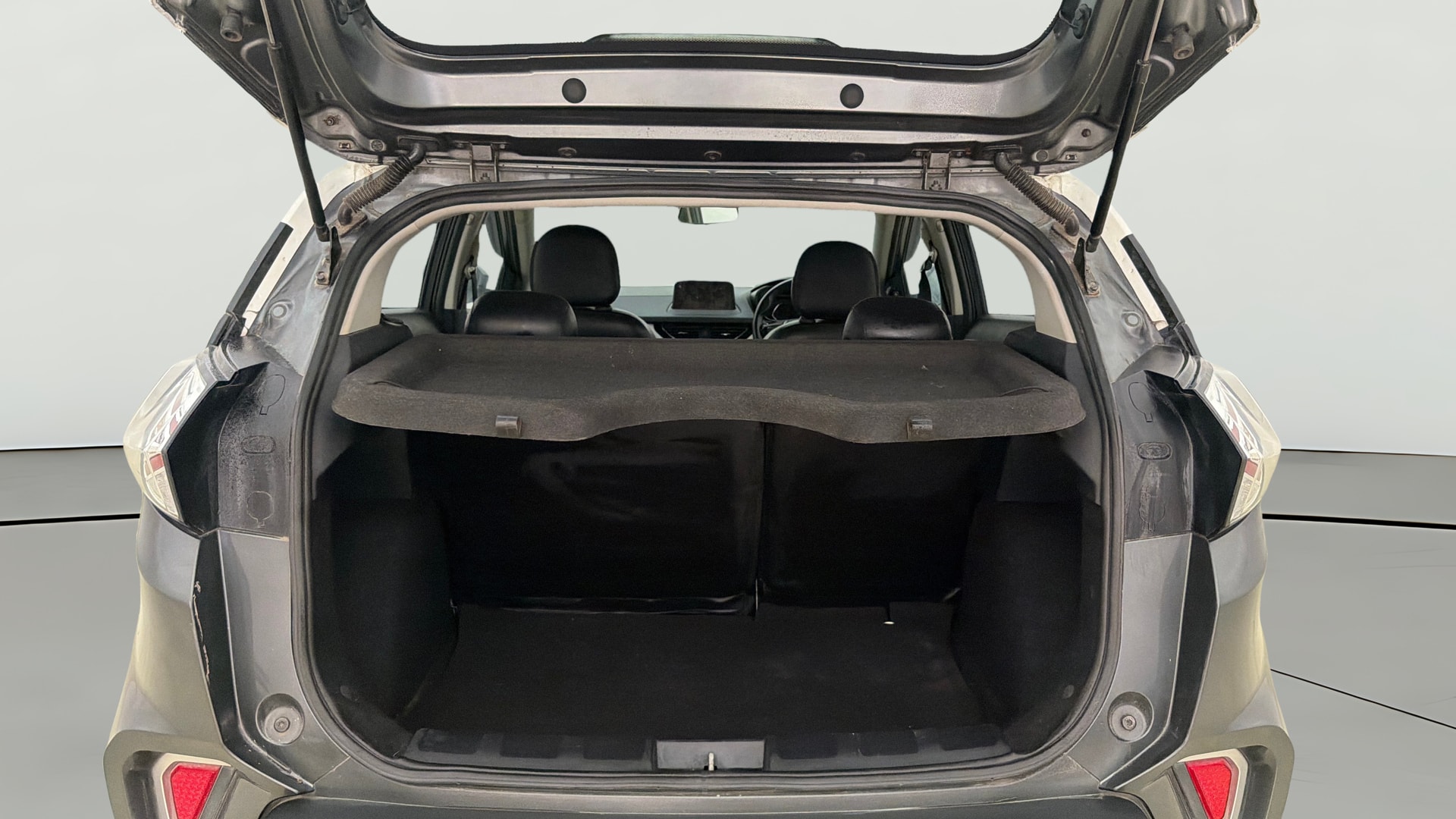 View 2020 Tata Nexon Revotron XE Image 42 Used 2020 Tata Nexon Revotron XE Image 42