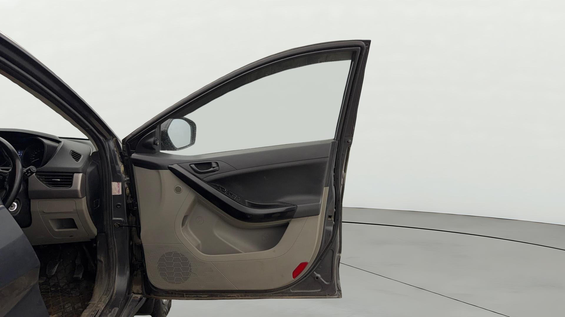 View 2019 Tata Nexon Revotron XM Image 43 Used 2019 Tata Nexon Revotron XM Image 43