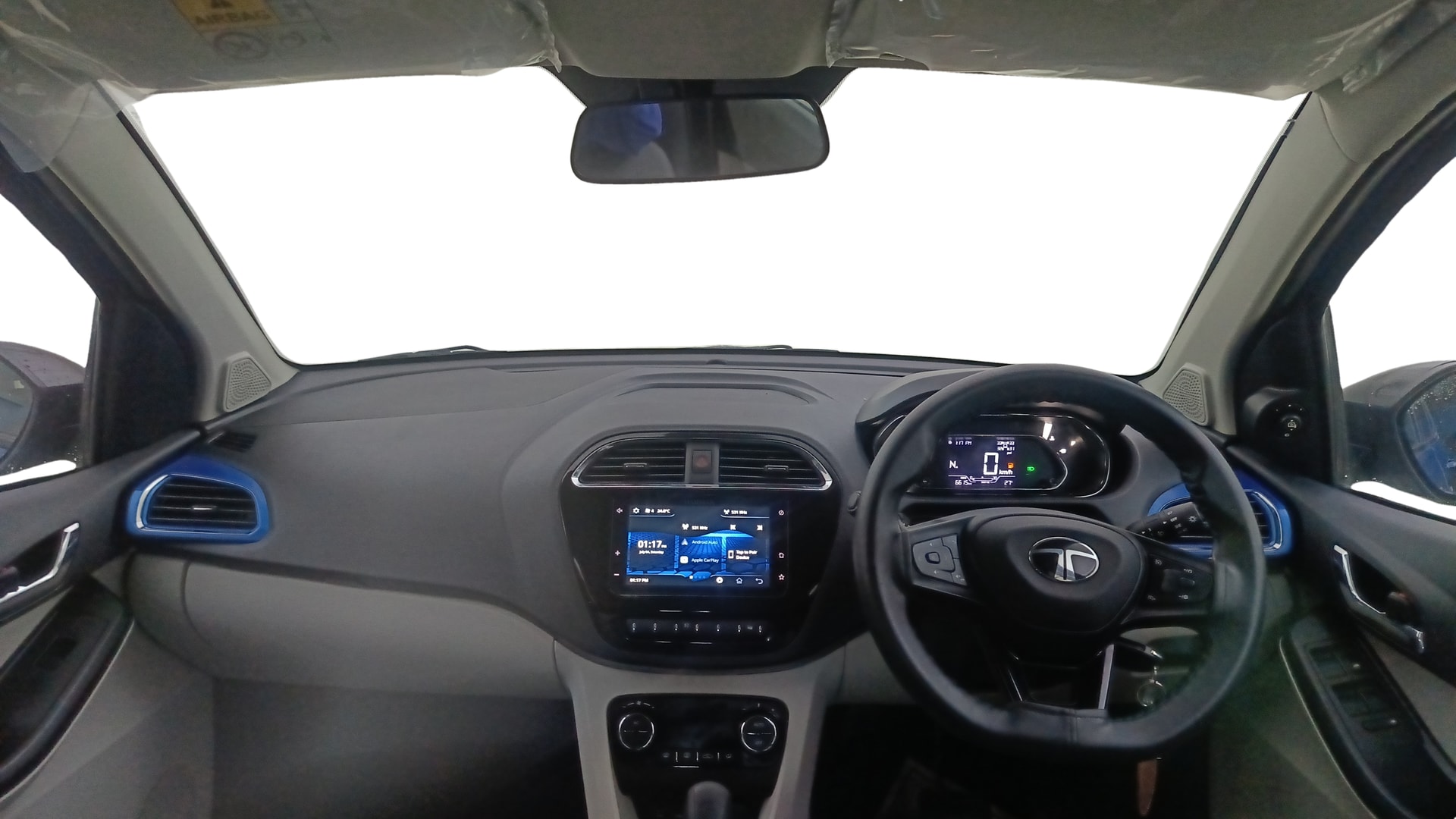 View 2024 Tata Tiago Revotorq XB Image 15 Used 2024 Tata Tiago Revotorq XB Image 15