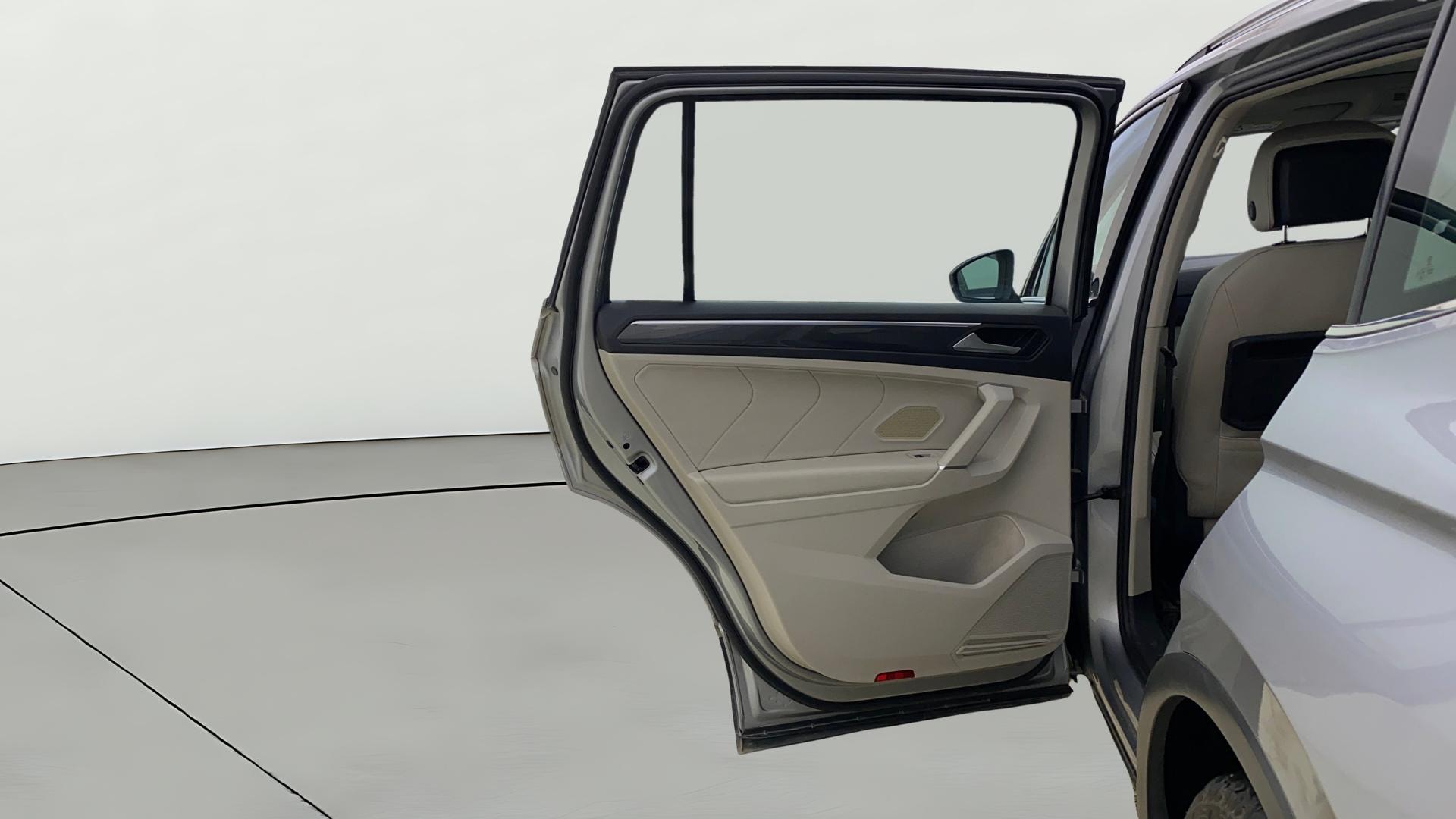View 2021 Volkswagen Tiguan AllSpace 2.0 TSI Image 16 Used 2021 Volkswagen Tiguan AllSpace 2.0 TSI Image 16