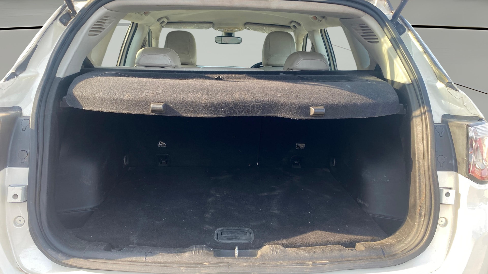 View 2018 Jeep Compass Limited 4X4 (O) 2.0 Diesel BS IV Image 38 Used 2018 Jeep Compass Limited 4X4 (O) 2.0 Diesel BS IV Image 38