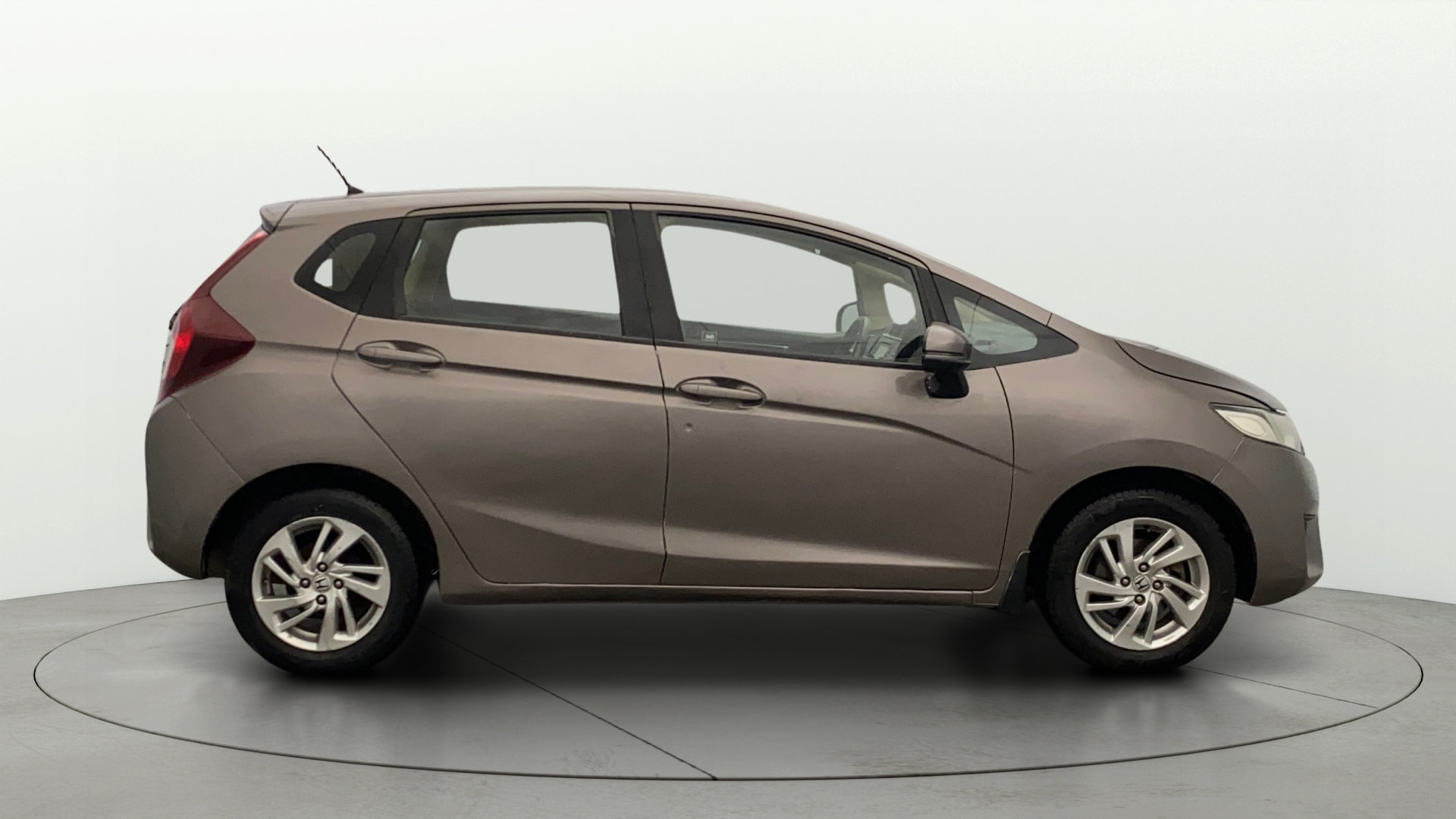 View 2016 Honda Jazz E MT Diesel Image 8 Used 2016 Honda Jazz E MT Diesel Image 8