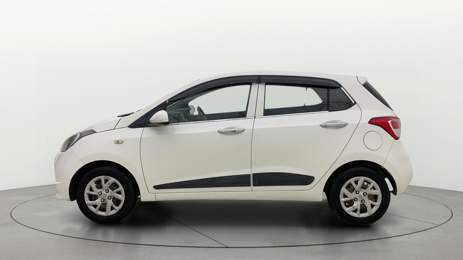 View 2018 Hyundai Grand i10 Magna 1.2 Kappa VTVT Image 5 Used 2018 Hyundai Grand i10 Magna 1.2 Kappa VTVT Image 5