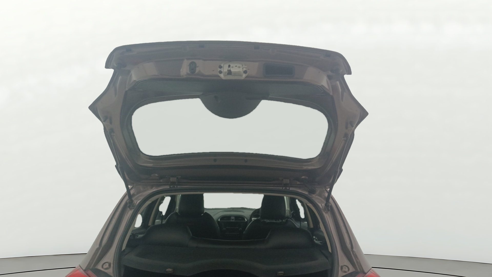 View 2018 Tata Tiago Revotorq XB Image 16 Used 2018 Tata Tiago Revotorq XB Image 16