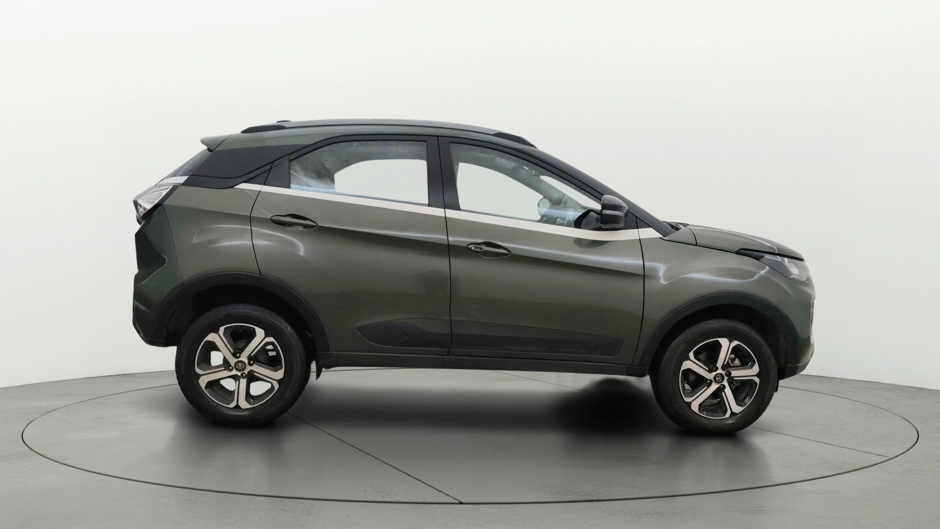 View 2022 Tata Nexon Revotron XE Image 9 Used 2022 Tata Nexon Revotron XE Image 9