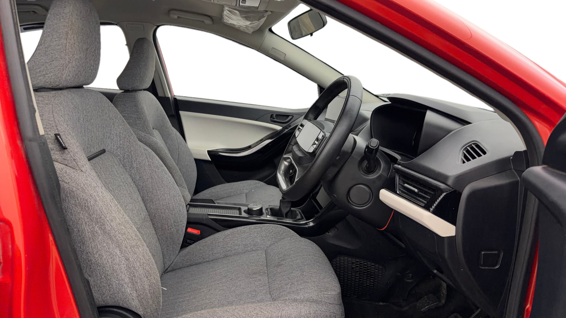 View 2025 Tata Curvv Smart 1.2 Revotron Petrol 6MT Image 27 Used 2025 Tata Curvv Smart 1.2 Revotron Petrol 6MT Image 27