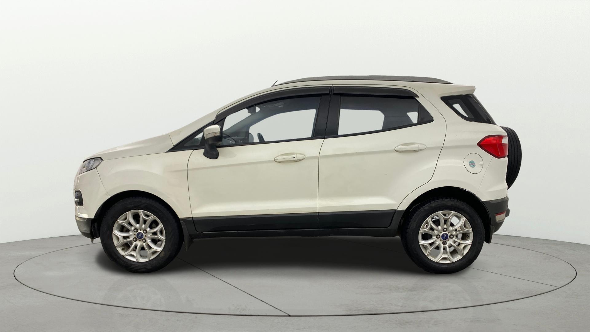View 2016 Ford EcoSport 1.5 TDCi Diesel Ambiente BS IV Image 5 Used 2016 Ford EcoSport 1.5 TDCi Diesel Ambiente BS IV Image 5