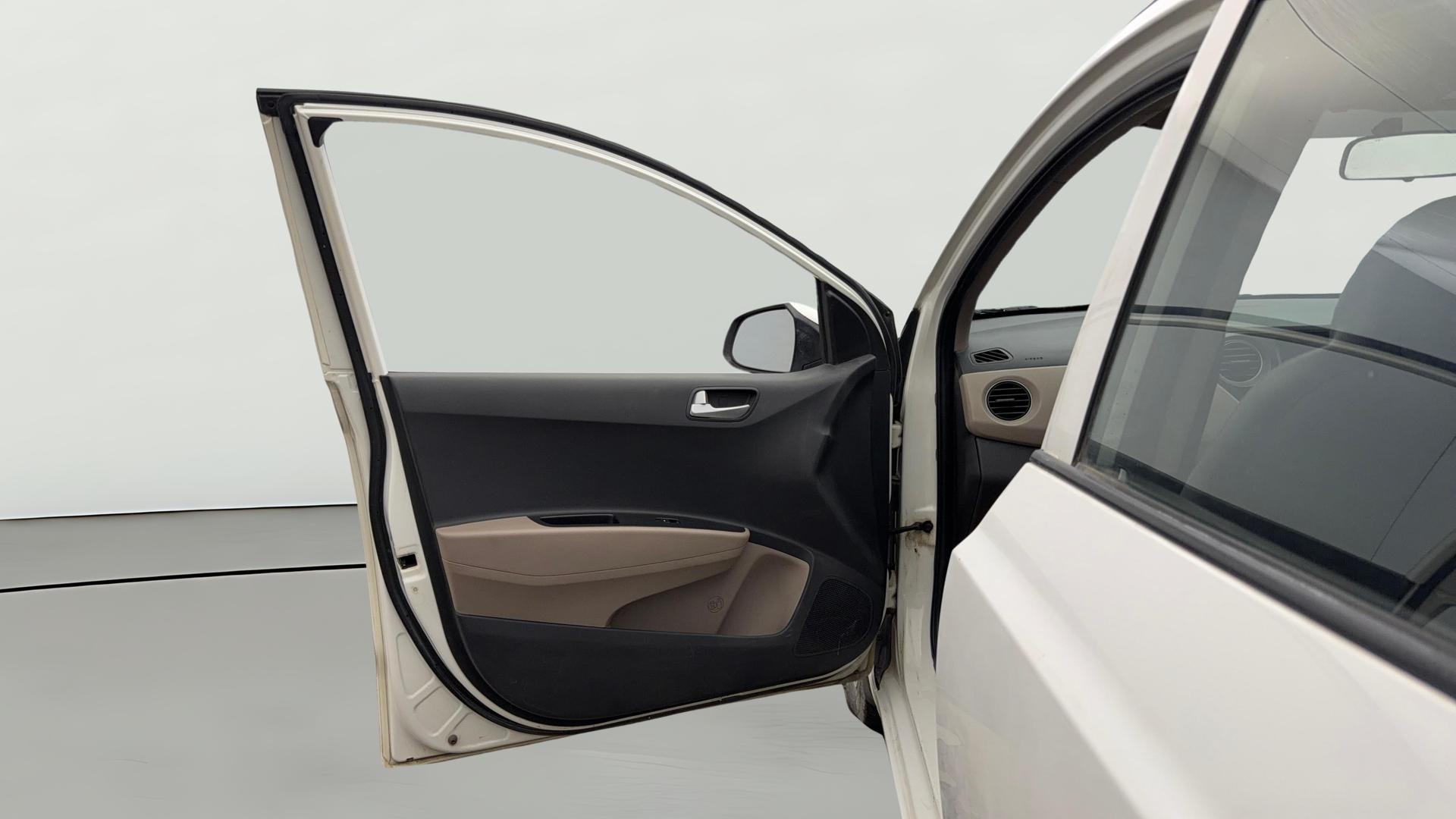 View 2018 Hyundai Grand i10 1.2 Asta Petrol Image 37 Used 2018 Hyundai Grand i10 1.2 Asta Petrol Image 37