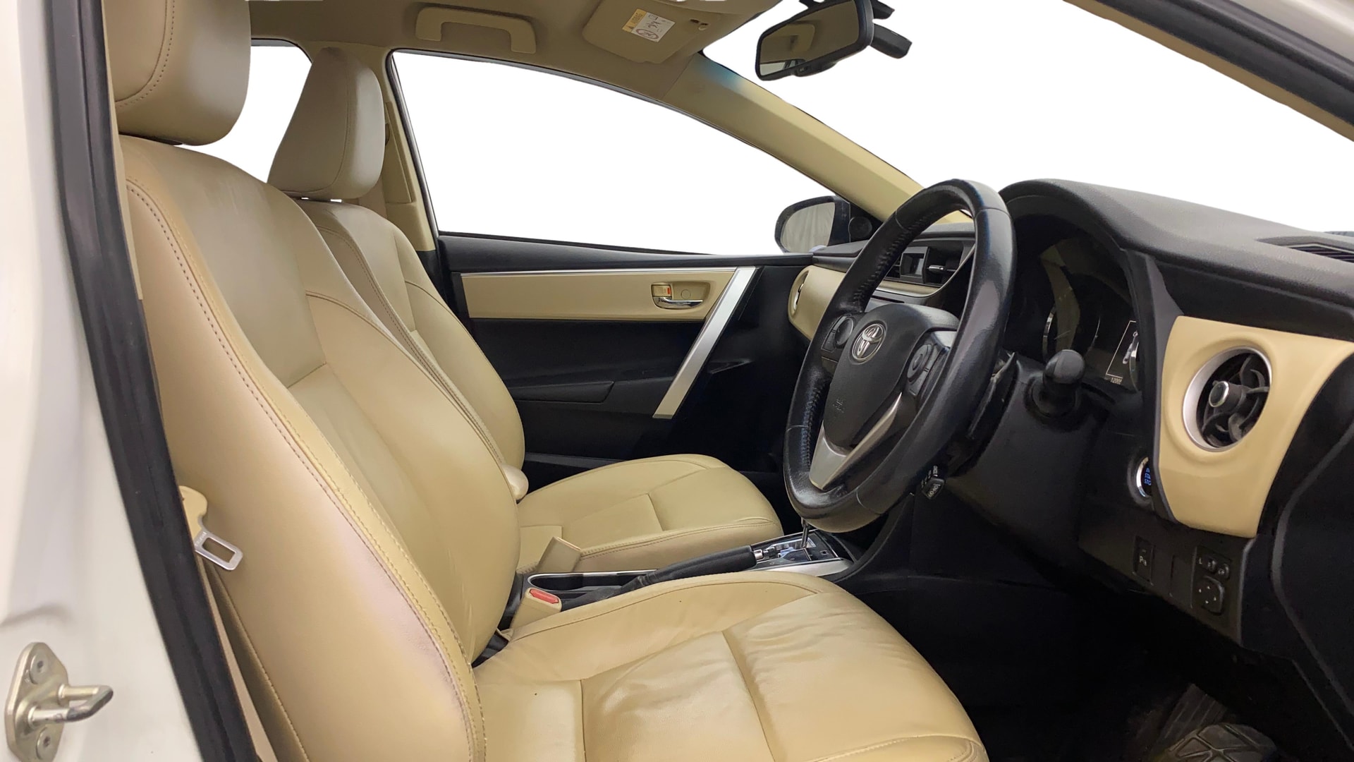 View 2017 Toyota Corolla Altis 1.8 VL AT Image 27 Used 2017 Toyota Corolla Altis 1.8 VL AT Image 27