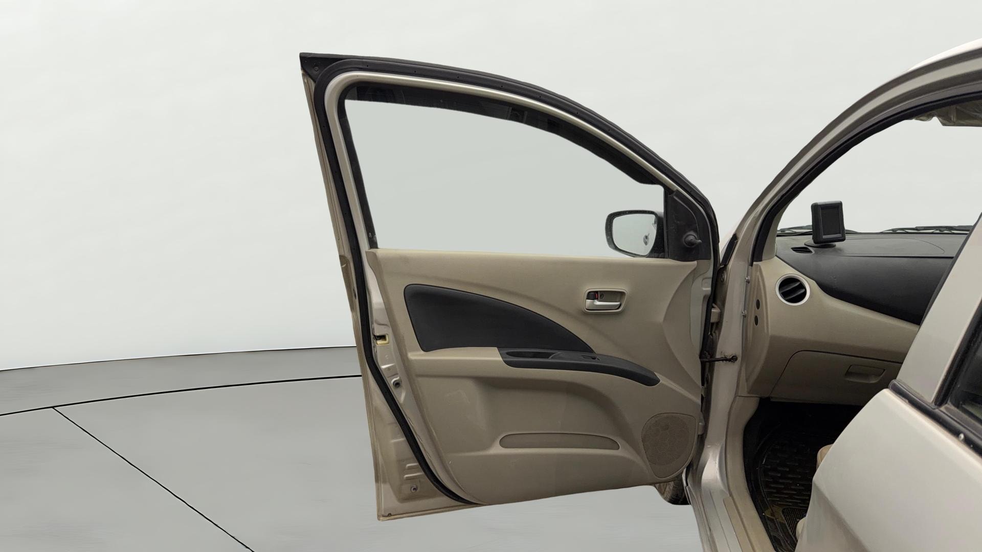 View 2014 Maruti Suzuki 1000 Base Variant Image 31 Used 2014 Maruti Suzuki 1000 Base Variant Image 31
