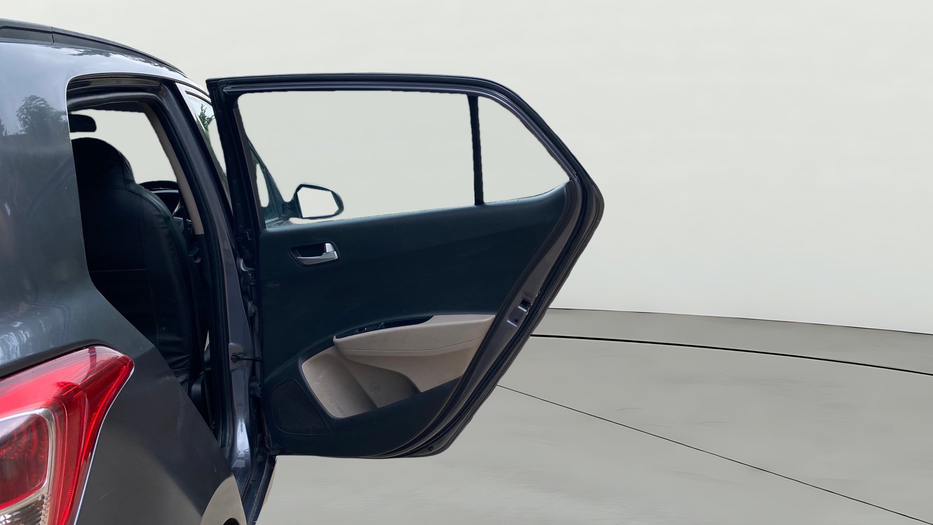 View 2019 Hyundai Grand i10 Sportz 1.2 Kappa Image 7 Used 2019 Hyundai Grand i10 Sportz 1.2 Kappa Image 7