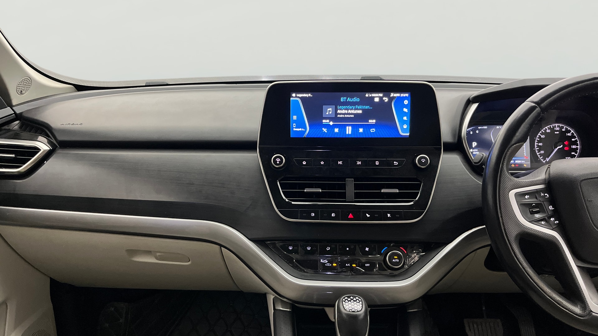 View 2021 Tata Safari XZA Plus Image 34 Used 2021 Tata Safari XZA Plus Image 34