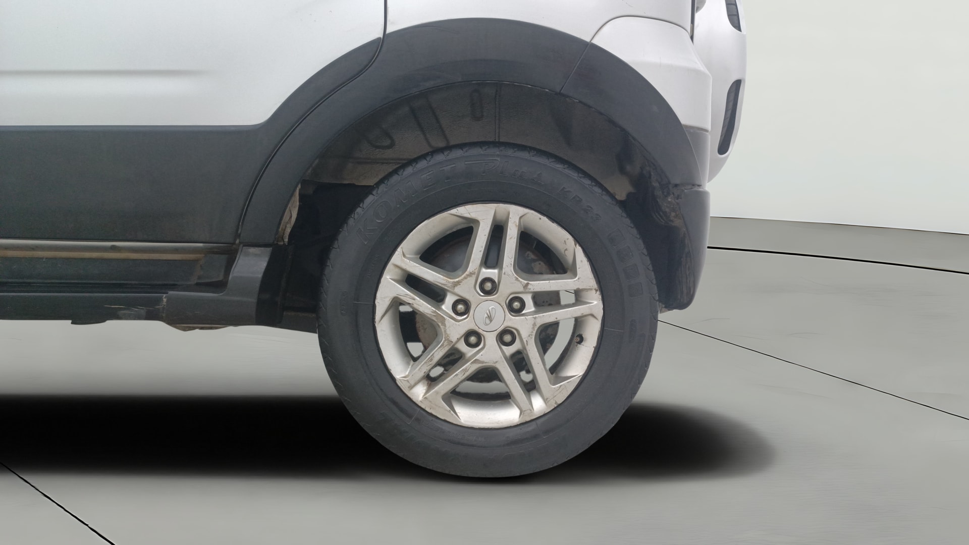 View 2016 Mahindra NuvoSport N8 Image 8 Used 2016 Mahindra NuvoSport N8 Image 8