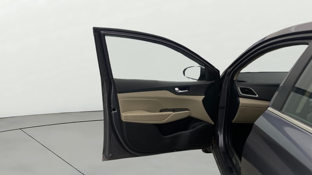 View Hyundai Verna Image 33 Used Hyundai Verna Image 33