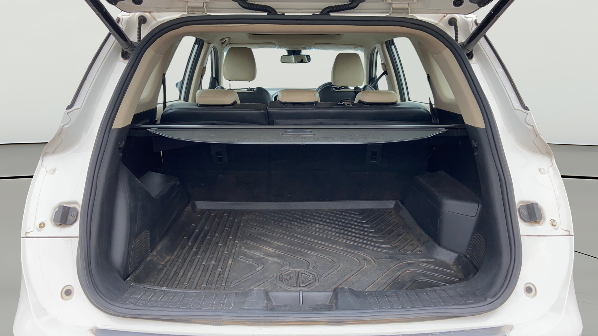 View 2023 MG Hector Sharp Diesel Image 40 Used 2023 MG Hector Sharp Diesel Image 40