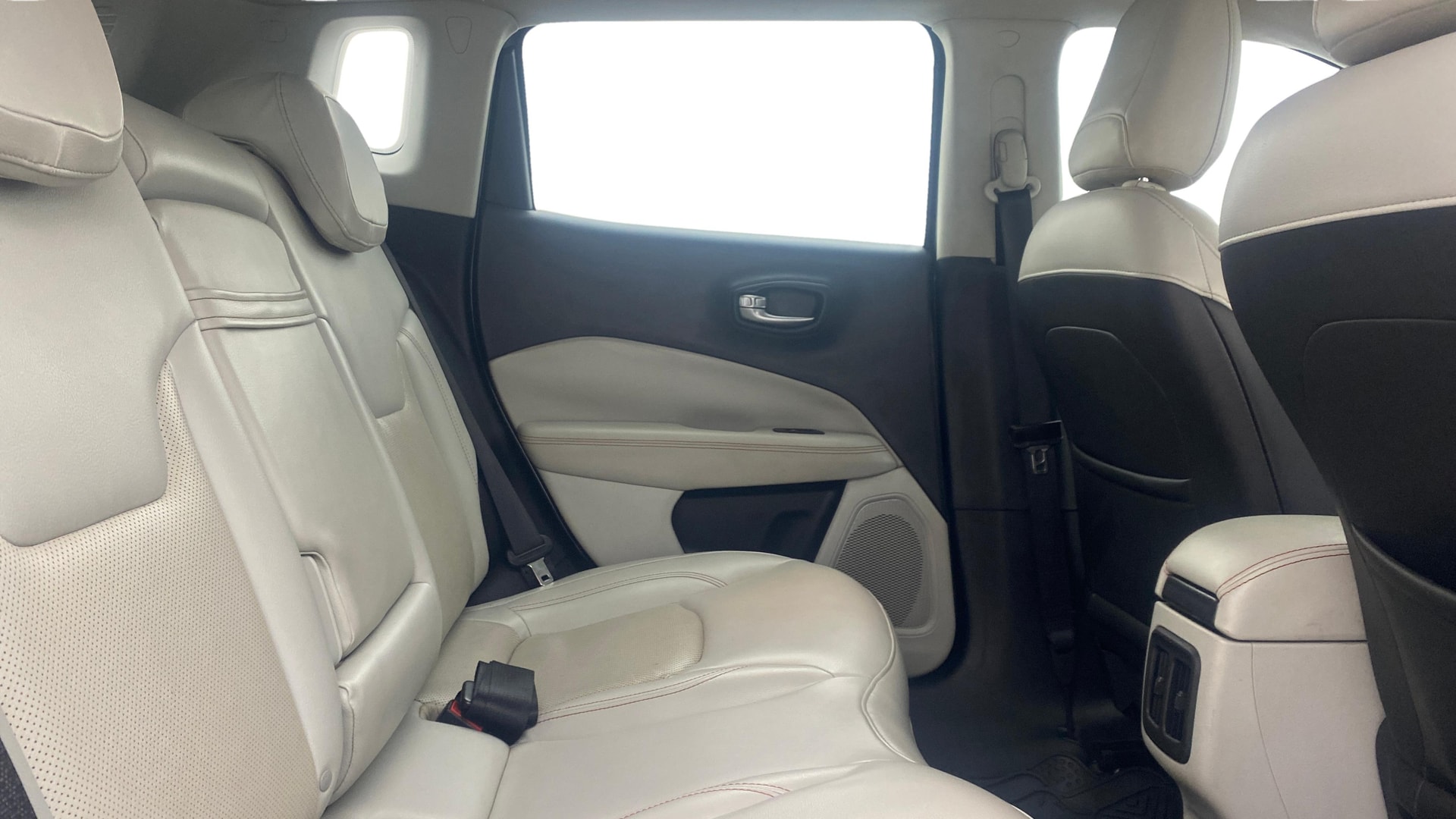 View 2019 Jeep Compass Limited 4X4 2.0 Diesel BS IV Image 29 Used 2019 Jeep Compass Limited 4X4 2.0 Diesel BS IV Image 29
