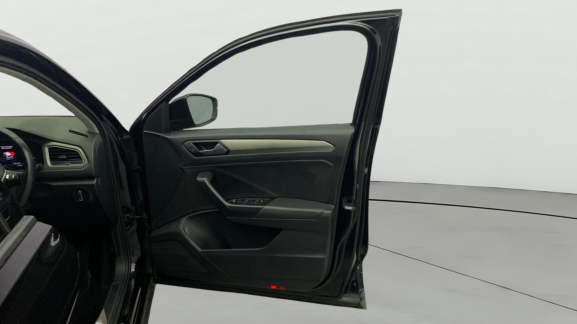View 2021 Volkswagen T-Roc 1.5 TSI Image 45 Used 2021 Volkswagen T-Roc 1.5 TSI Image 45