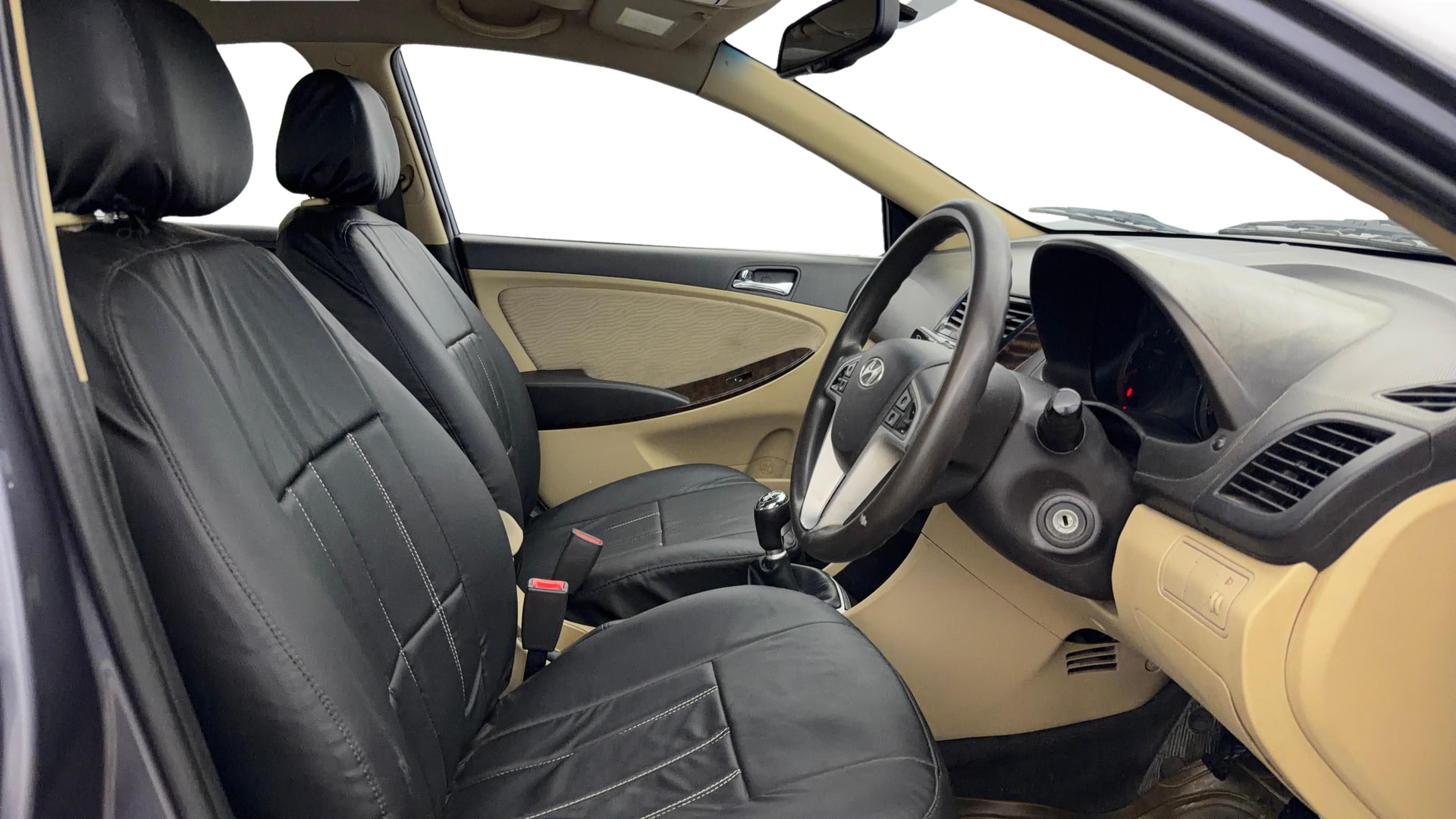 View 2014 Hyundai Fluidic Verna 1.6 VTVT SX Image 26 Used 2014 Hyundai Fluidic Verna 1.6 VTVT SX Image 26