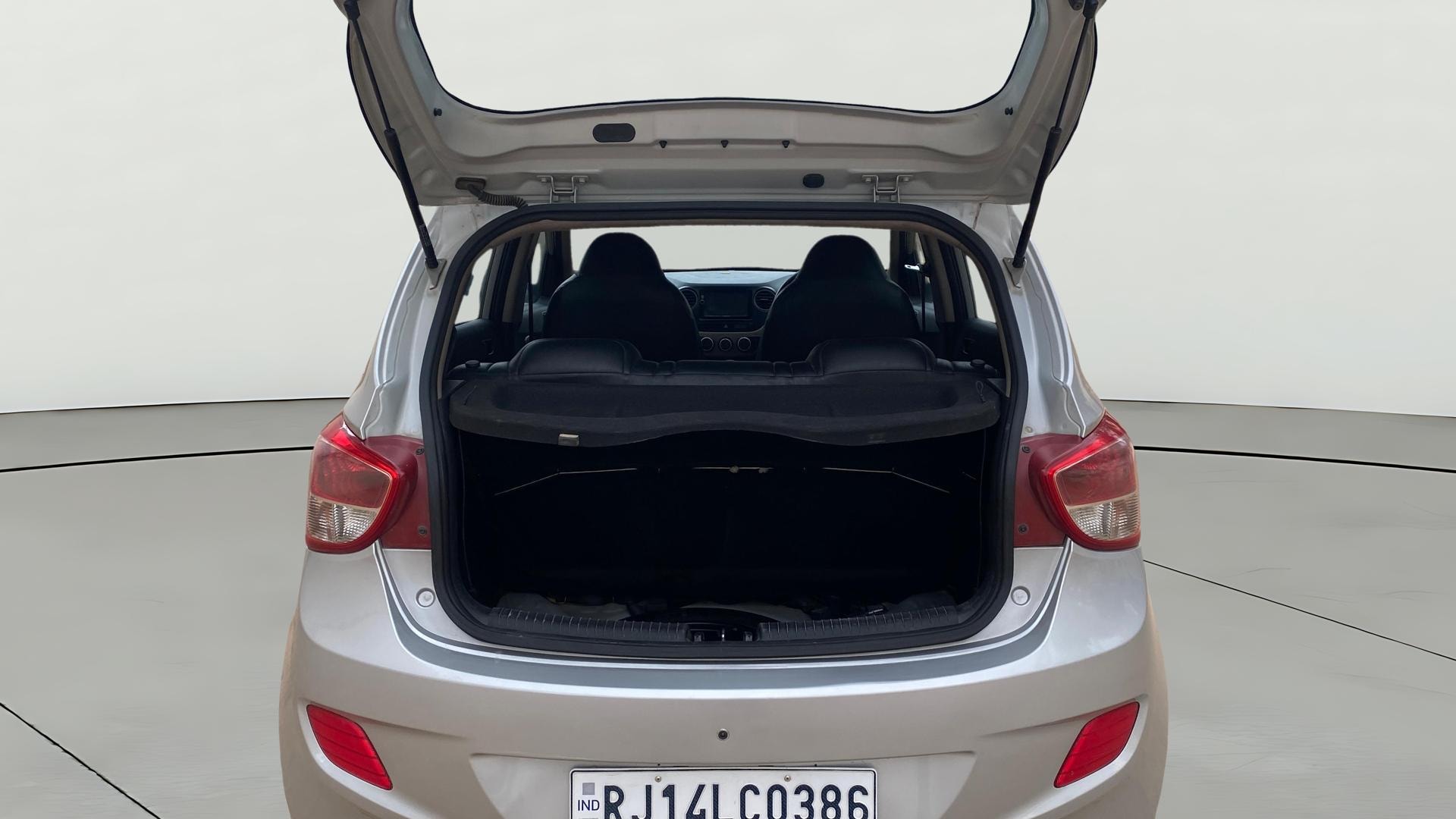 View 2015 Hyundai Grand i10 Magna 1.2 Kappa VTVT Image 38 Used 2015 Hyundai Grand i10 Magna 1.2 Kappa VTVT Image 38