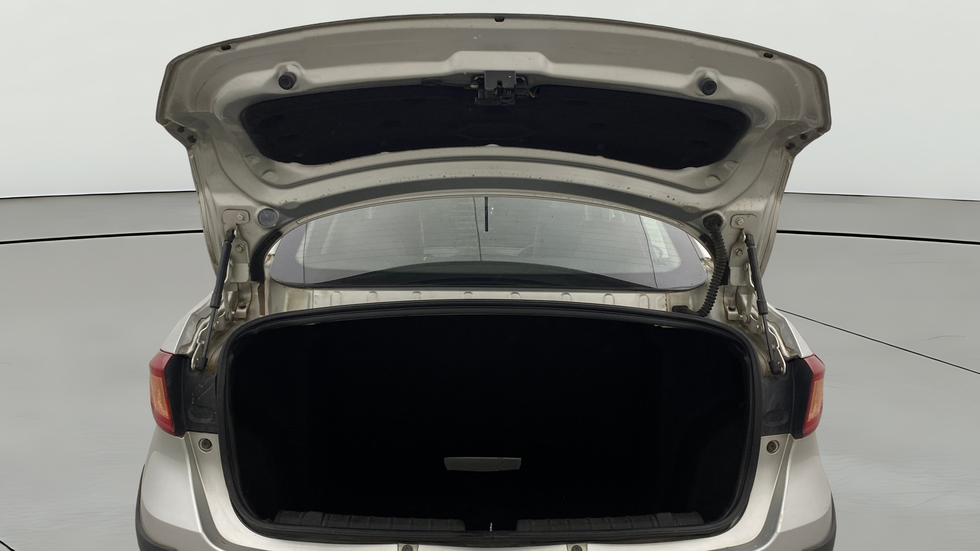 View 2018 Tata Tigor XZ (O) Petrol Image 37 Used 2018 Tata Tigor XZ (O) Petrol Image 37