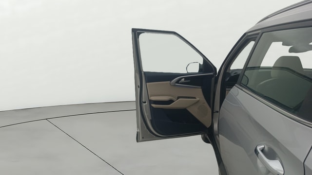 View Kia Carens Image 40 Used Kia Carens Image 40