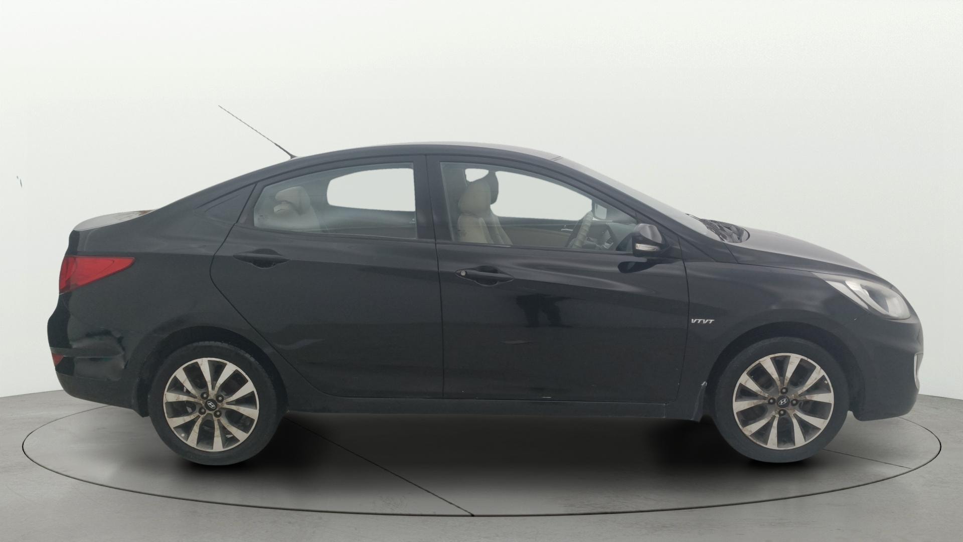 View 2014 Hyundai Fluidic Verna 1.6 VTVT SX Image 26 Used 2014 Hyundai Fluidic Verna 1.6 VTVT SX Image 26