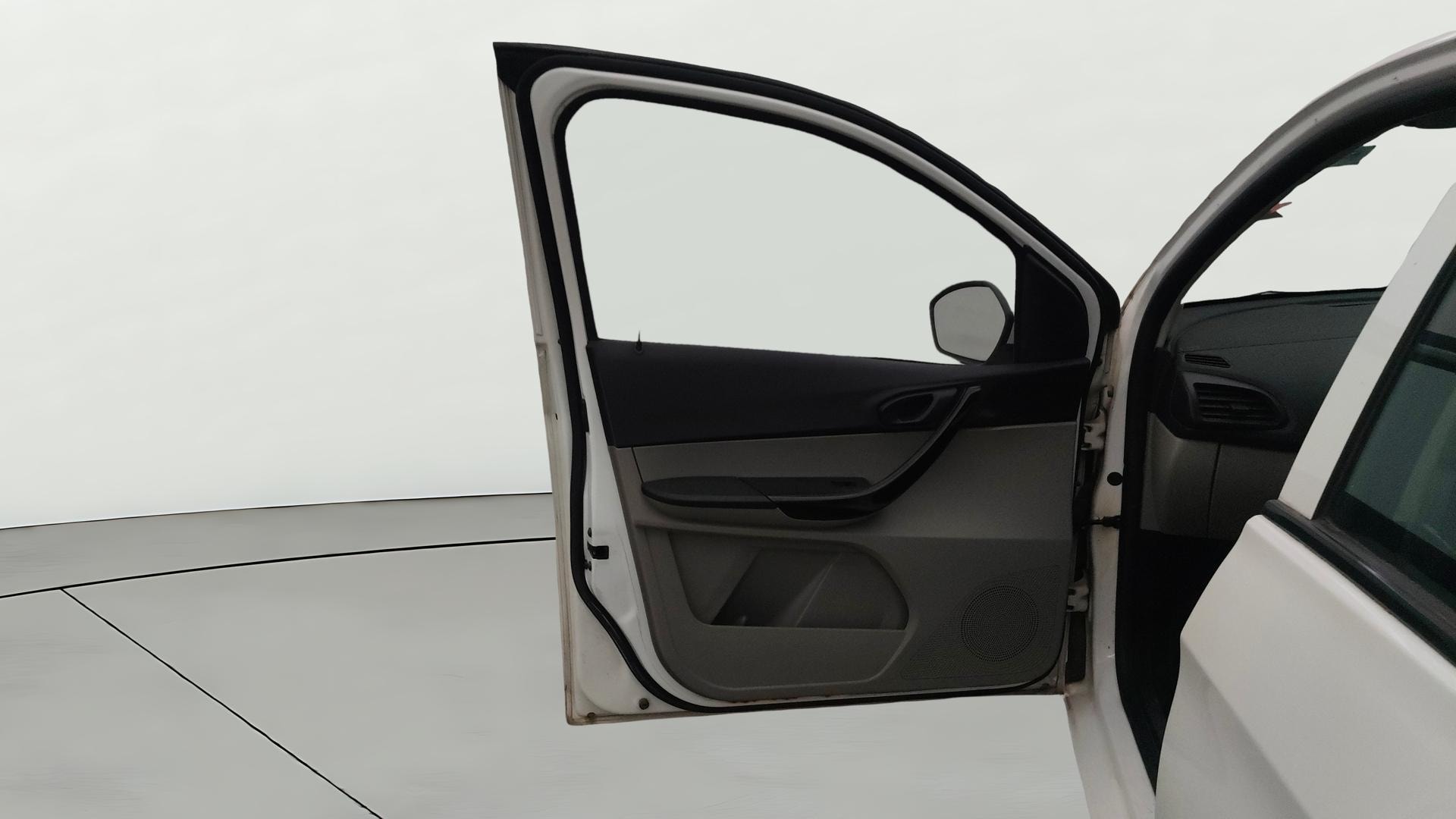 View 2019 Tata Tiago Revotorq XB Image 30 Used 2019 Tata Tiago Revotorq XB Image 30