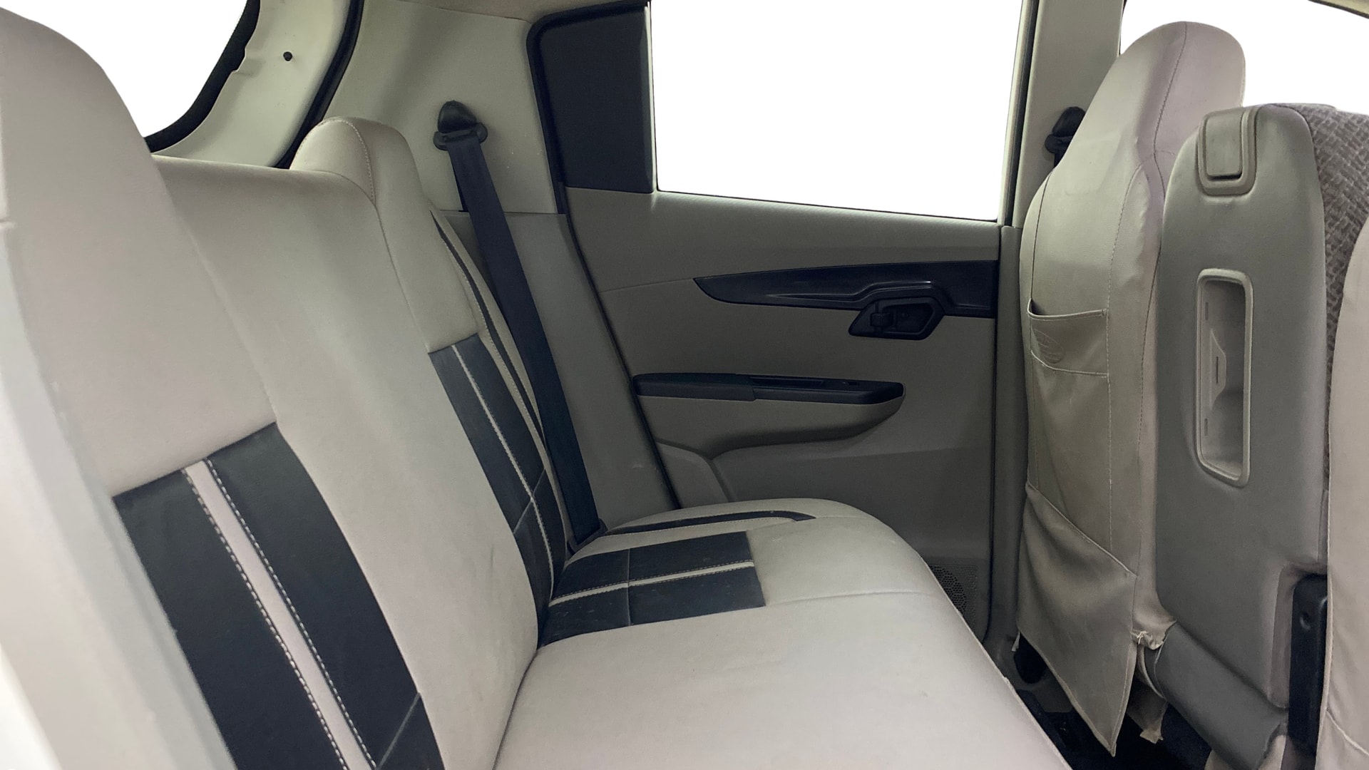 Used 2016 Mahindra KUV100 Used 2016 Mahindra KUV100