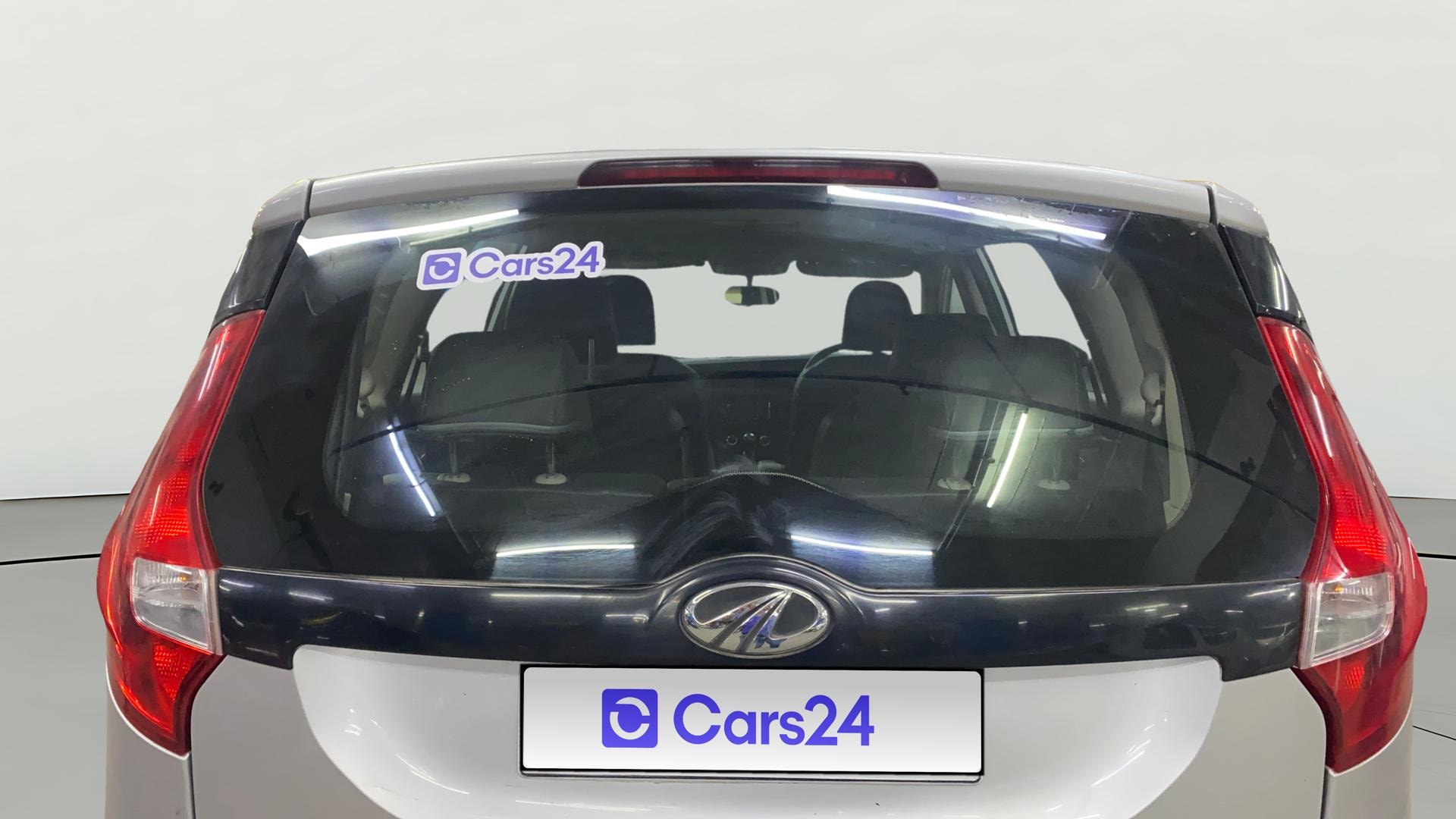 View 2018 Mahindra Marazzo M2 7-Seater Image 3 Used 2018 Mahindra Marazzo M2 7-Seater Image 3