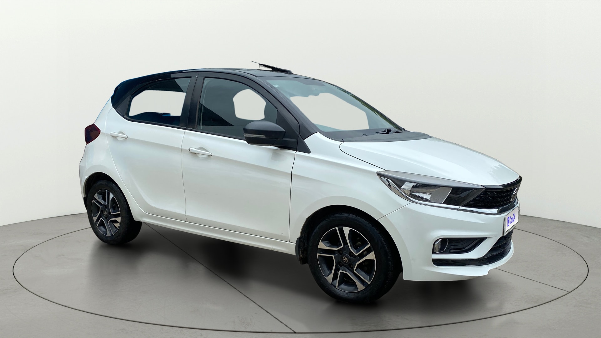 View 2020 Tata Tiago Revotorq XB Image 13 Used 2020 Tata Tiago Revotorq XB Image 13