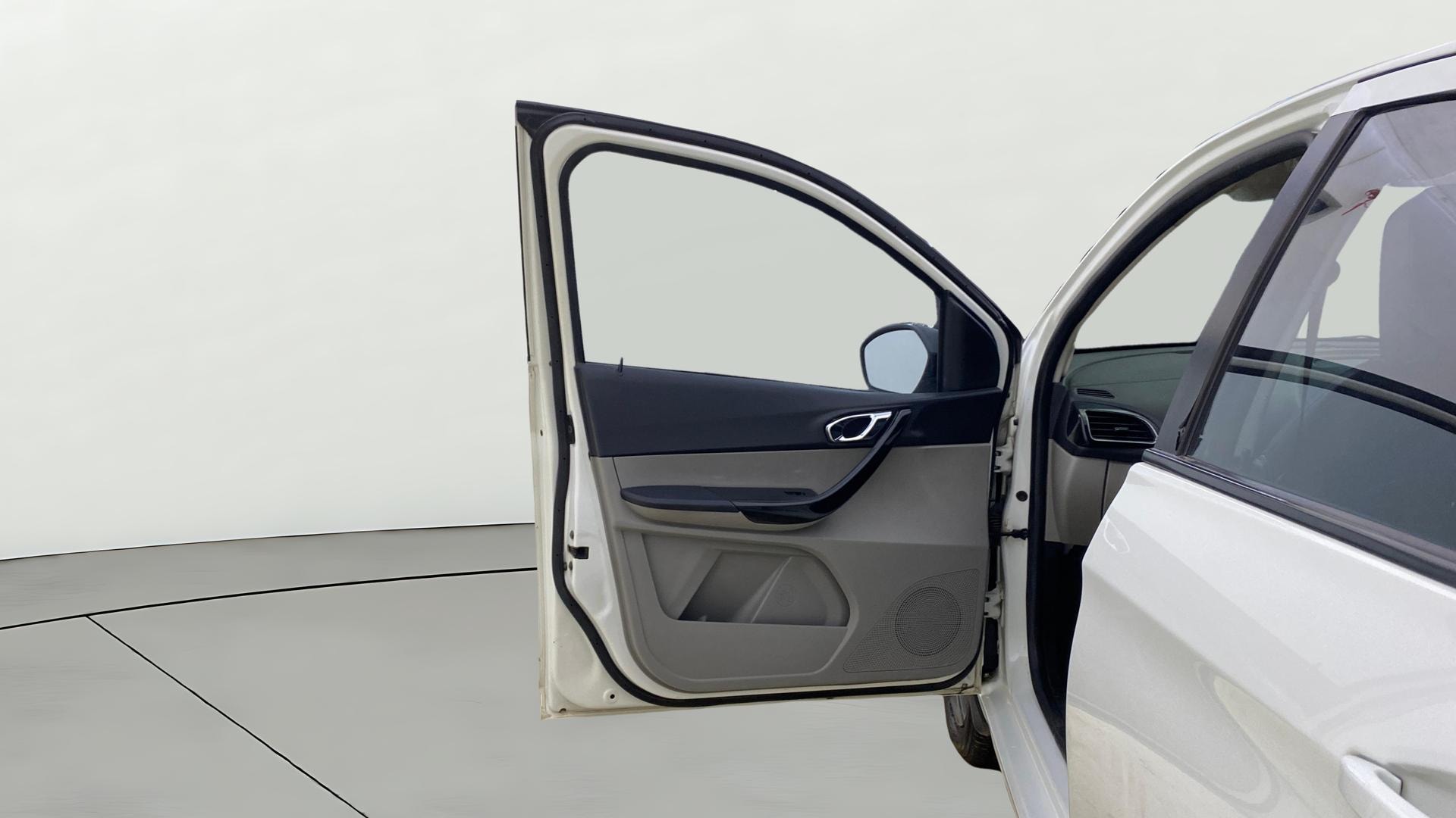 View 2019 Tata Tiago Revotorq XB Image 30 Used 2019 Tata Tiago Revotorq XB Image 30