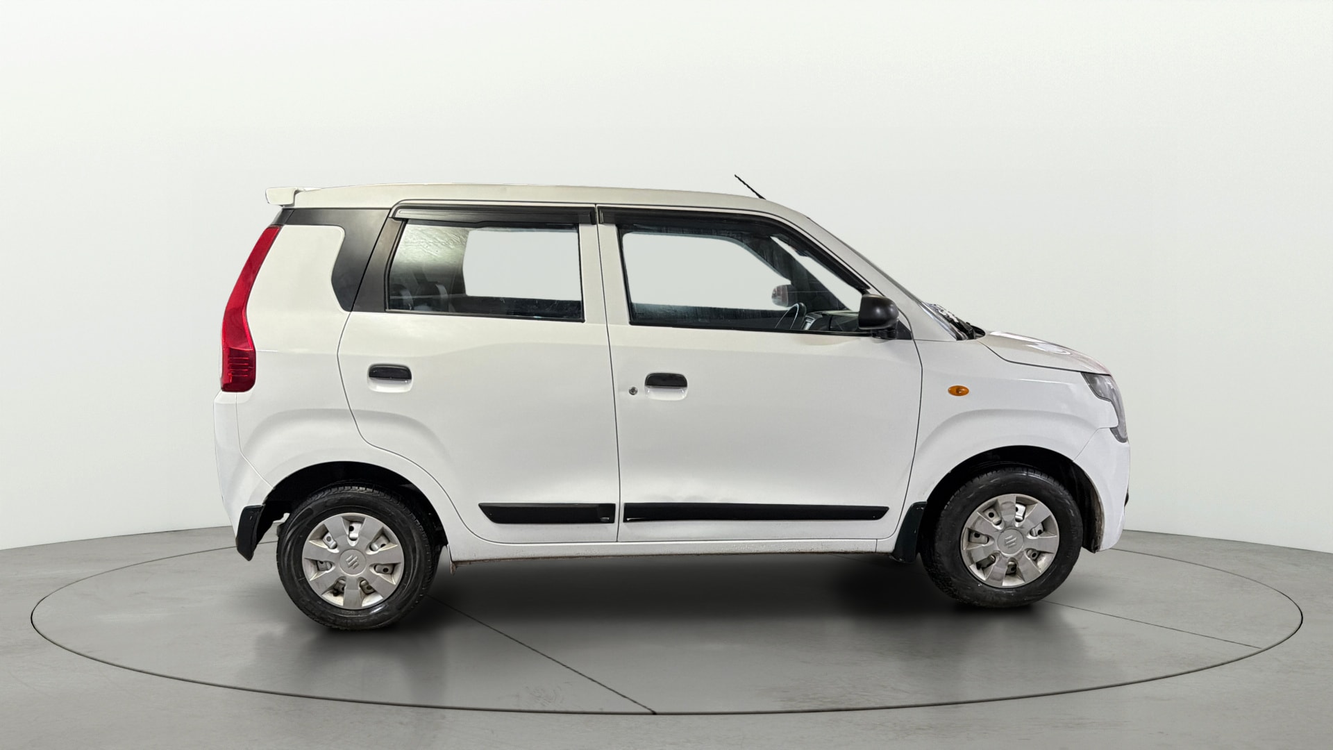 View 2022 Maruti Suzuki 1000 Base Variant Image 8 Used 2022 Maruti Suzuki 1000 Base Variant Image 8