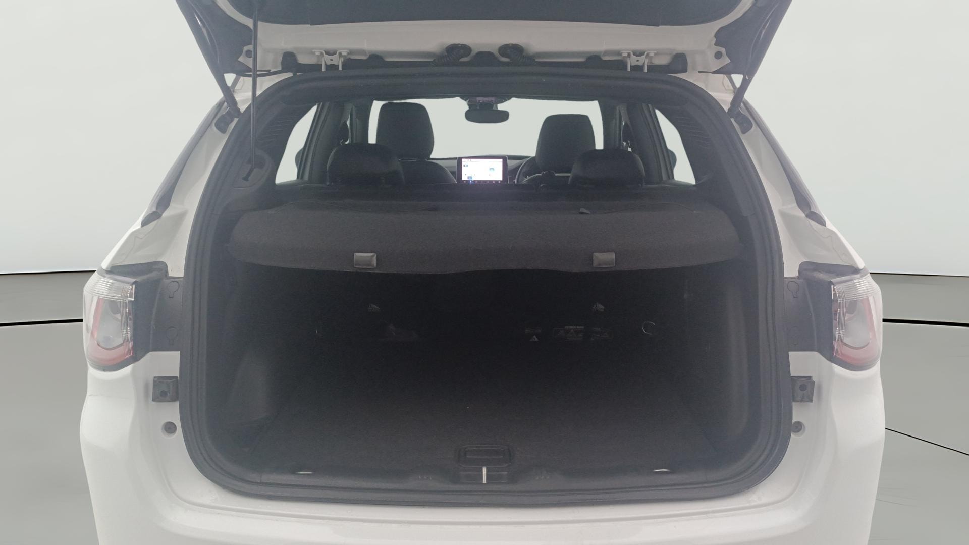 View 2023 Jeep Compass Limited 1.4 Multi AIR Petrol DDCT AT BS IV Image 39 Used 2023 Jeep Compass Limited 1.4 Multi AIR Petrol DDCT AT BS IV Image 39