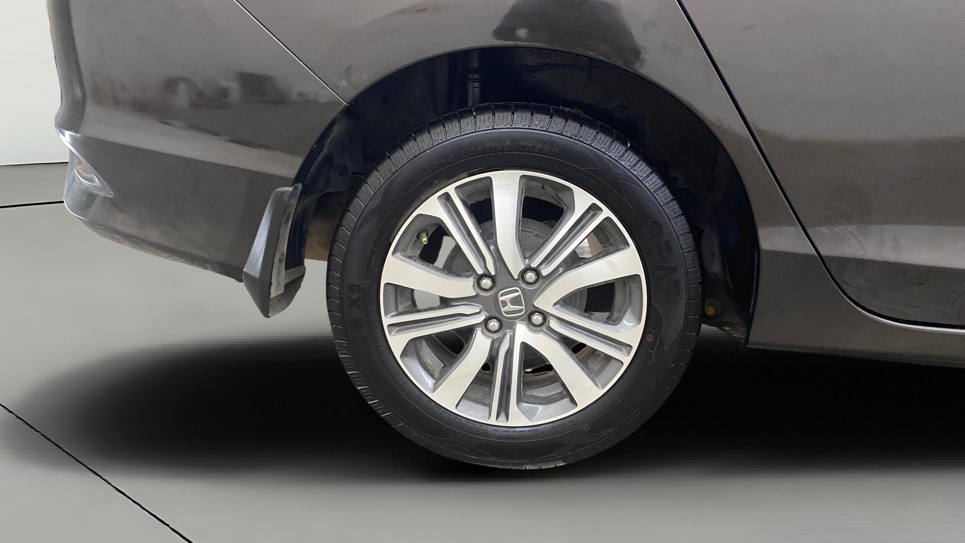 View 2022 Honda City ZX MT Diesel Anniversary Edition Image 25 Used 2022 Honda City ZX MT Diesel Anniversary Edition Image 25