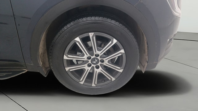 View Mahindra XUV700 Image 46 Used Mahindra XUV700 Image 46