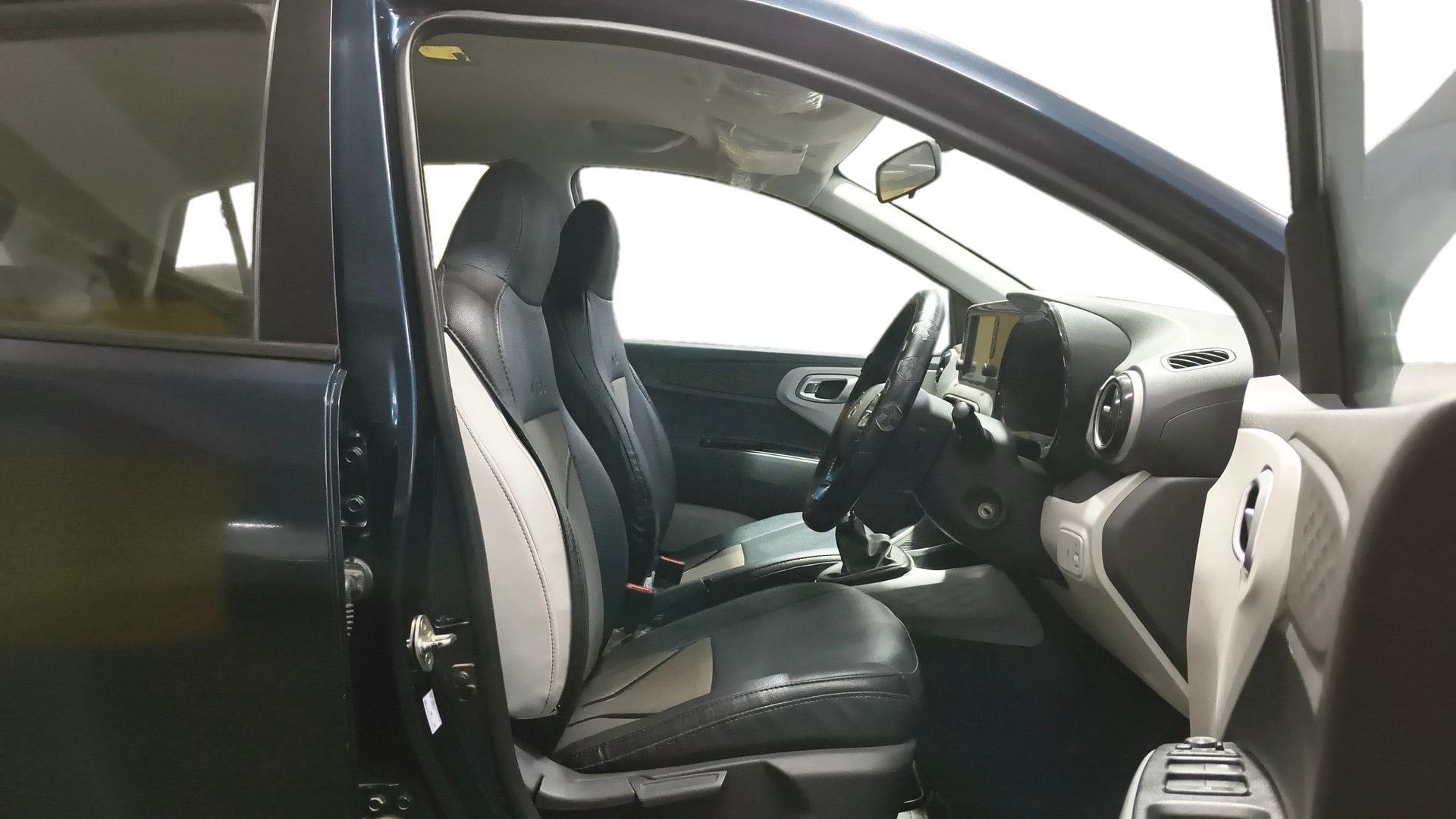 View 2023 Hyundai Grand i10 Nios Sportz Petrol Image 18 Used 2023 Hyundai Grand i10 Nios Sportz Petrol Image 18