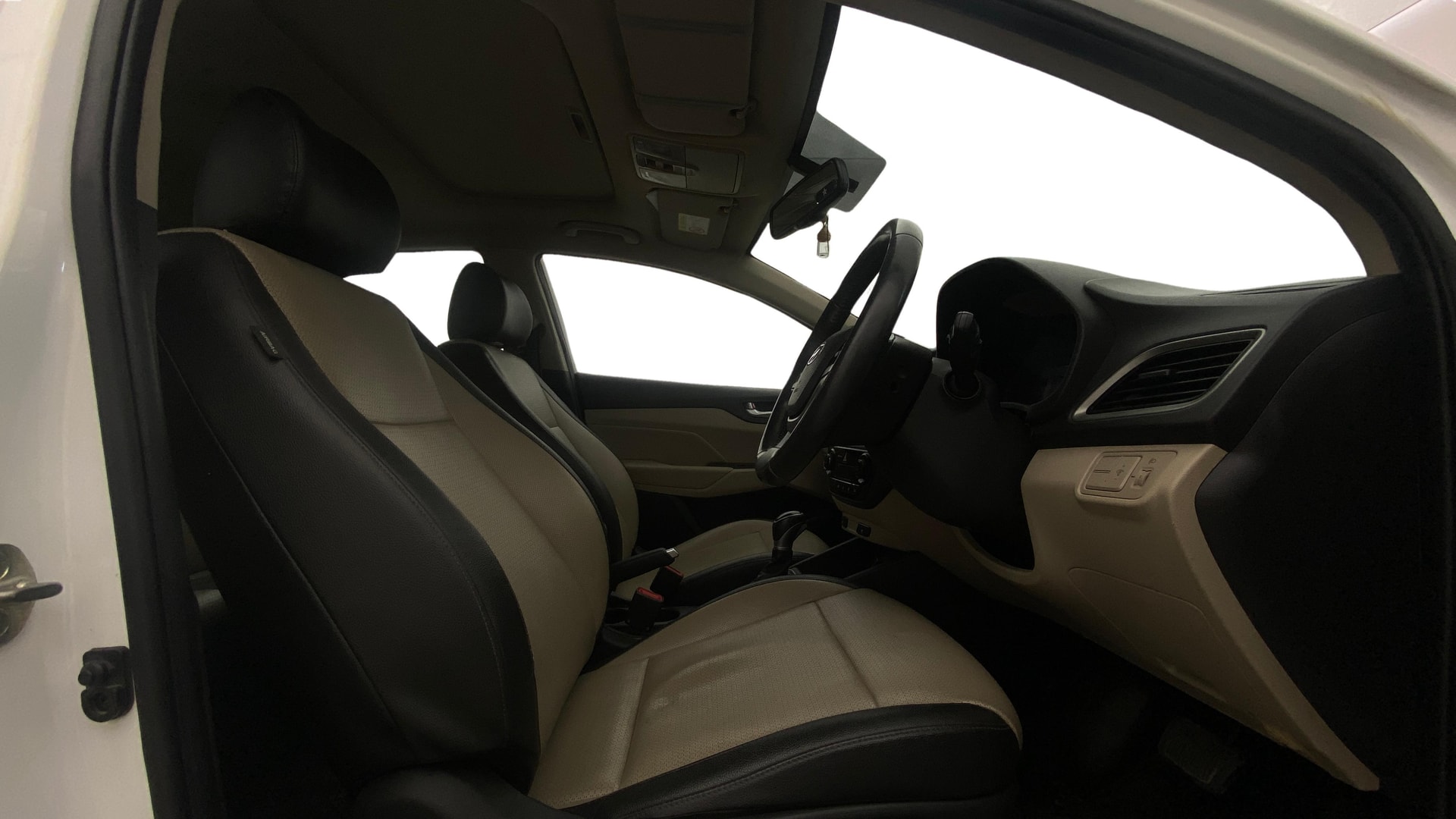 View 2018 Hyundai Verna 1.6 VTVT SX (O) AT Image 18 Used 2018 Hyundai Verna 1.6 VTVT SX (O) AT Image 18