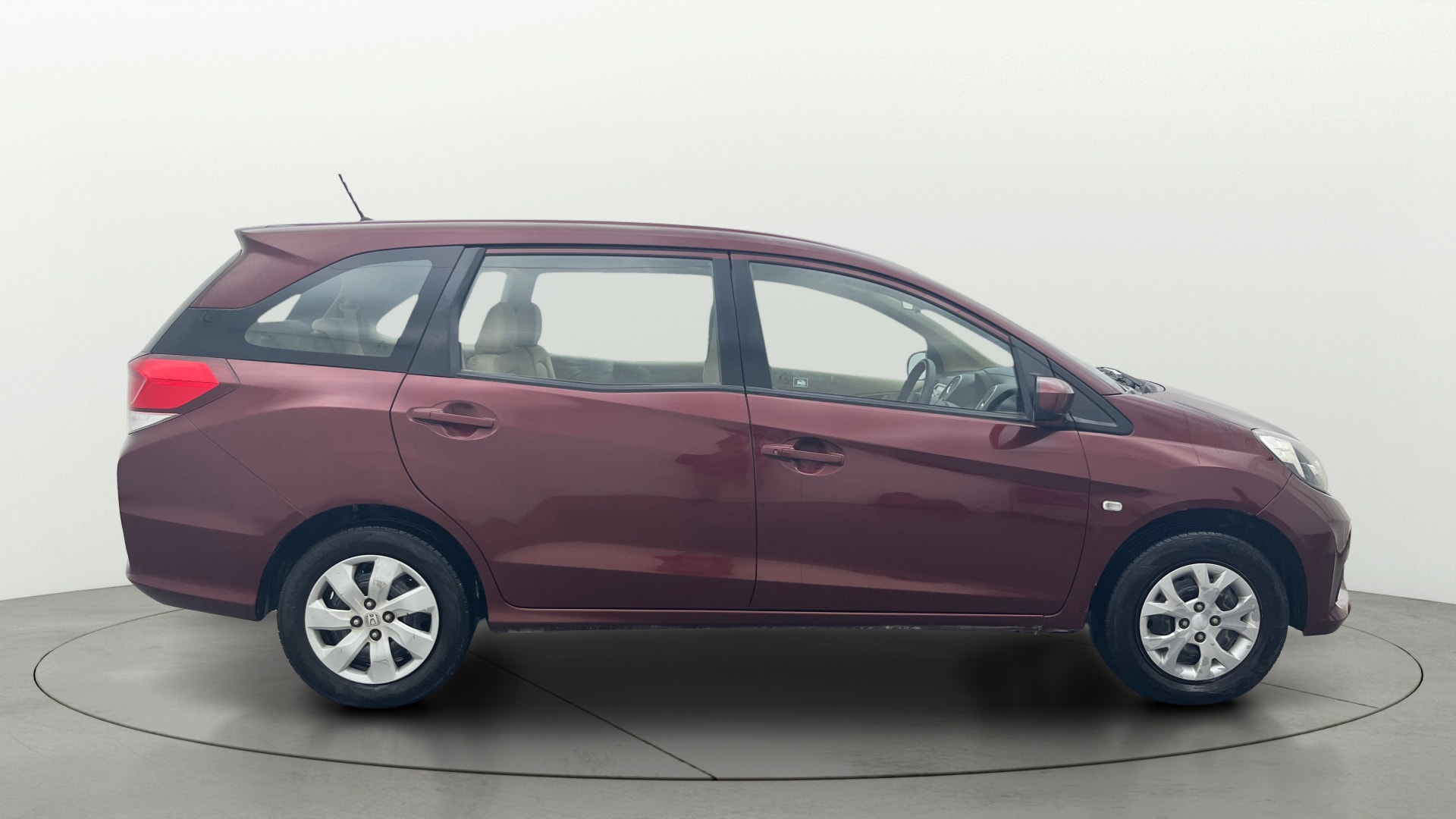 View 2014 Honda Mobilio E Diesel Image 8 Used 2014 Honda Mobilio E Diesel Image 8
