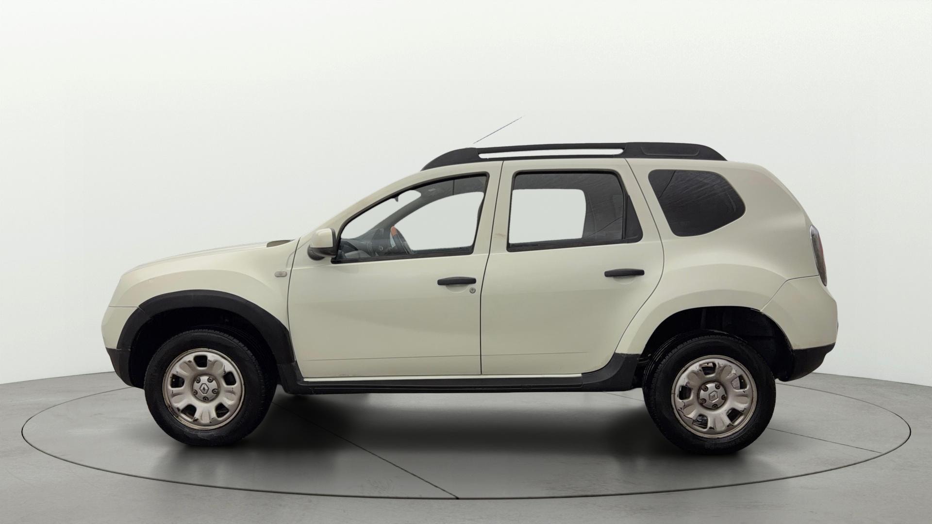 View 2016 Renault Duster Diesel 110PS RXZ AMT Image 5 Used 2016 Renault Duster Diesel 110PS RXZ AMT Image 5