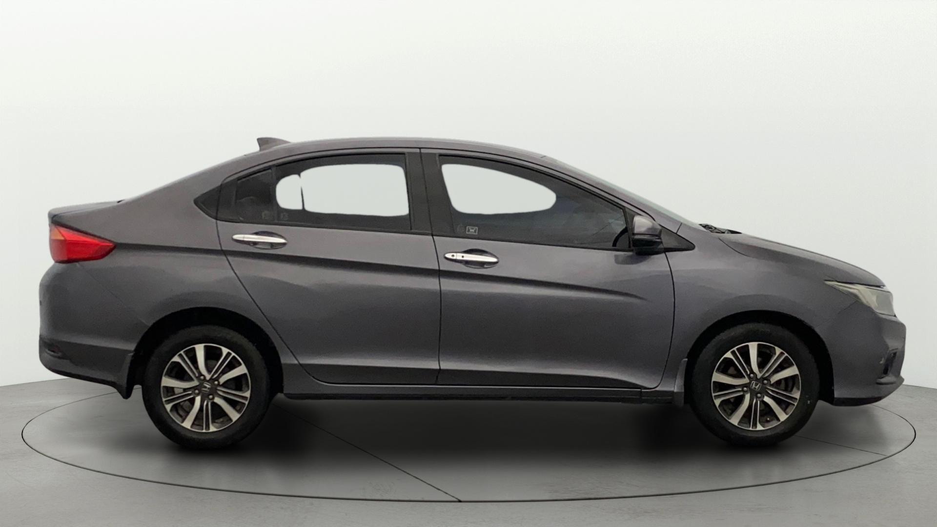 View 2017 Honda City ZX MT Diesel Anniversary Edition Image 29 Used 2017 Honda City ZX MT Diesel Anniversary Edition Image 29