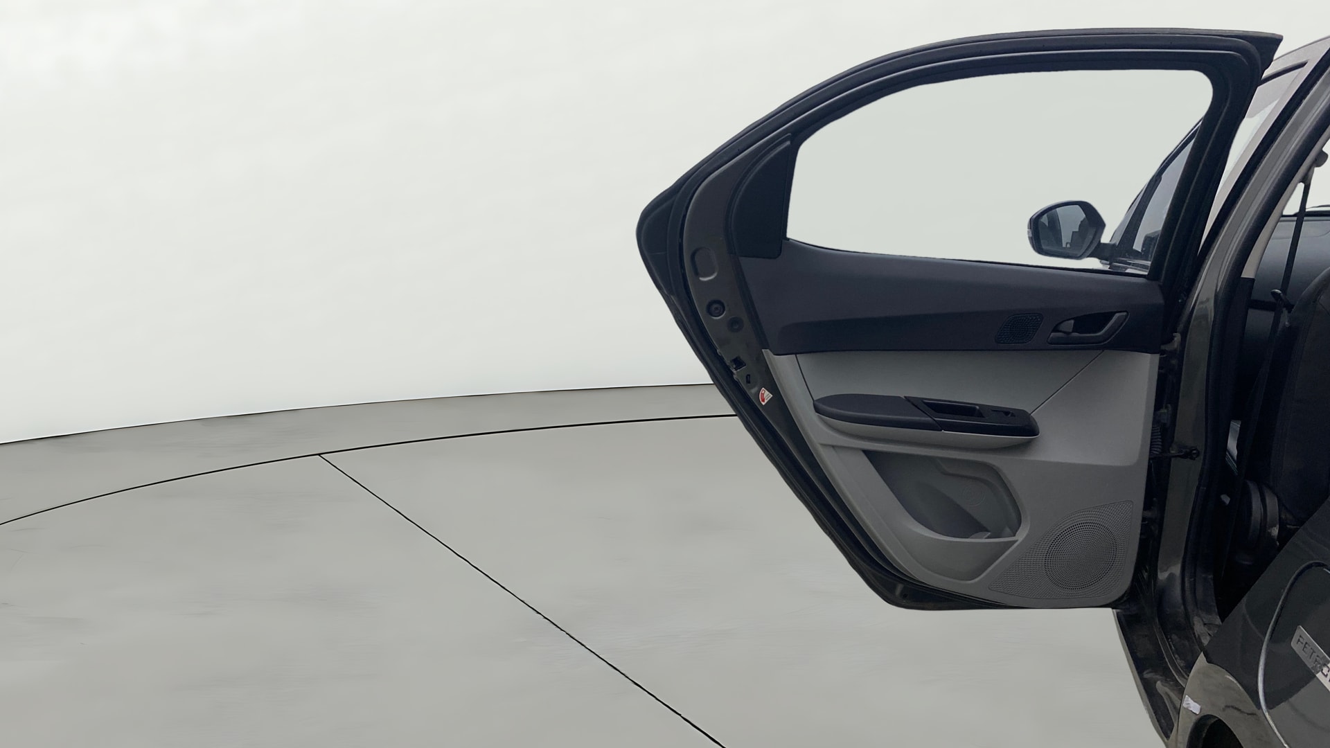 View 2022 Tata Tiago Revotorq XB Image 22 Used 2022 Tata Tiago Revotorq XB Image 22