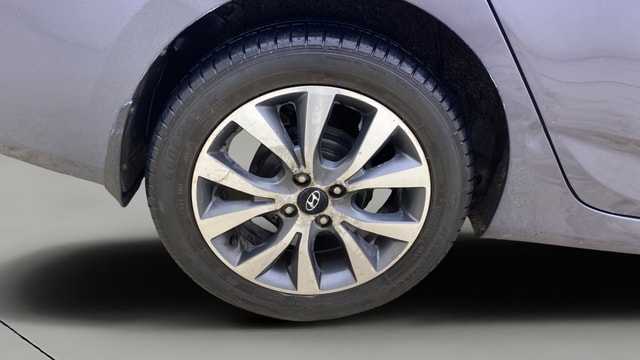 View Hyundai Fluidic Verna Image 32 Used Hyundai Fluidic Verna Image 32