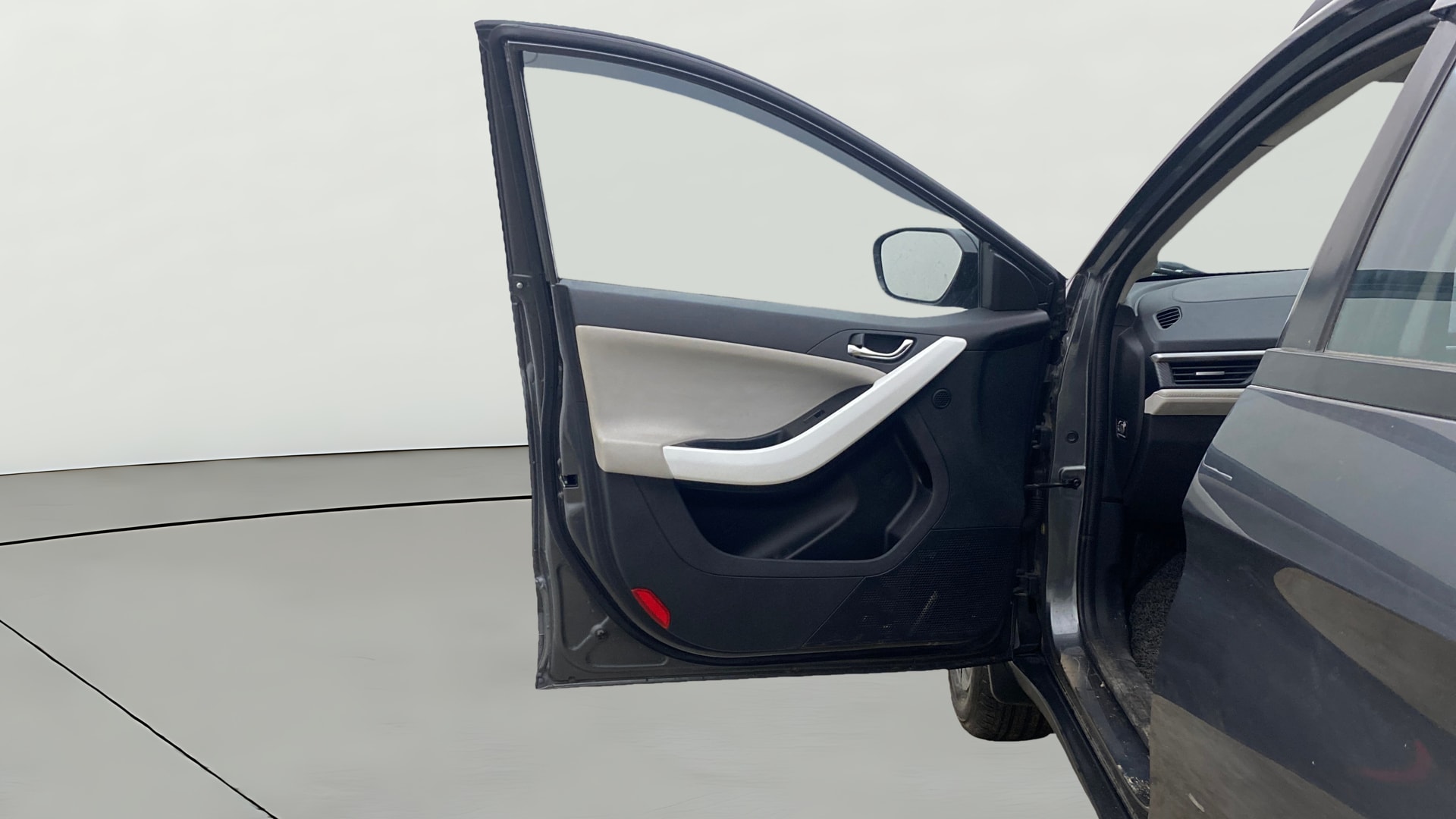 View 2024 Tata Nexon Revotron XE Image 32 Used 2024 Tata Nexon Revotron XE Image 32