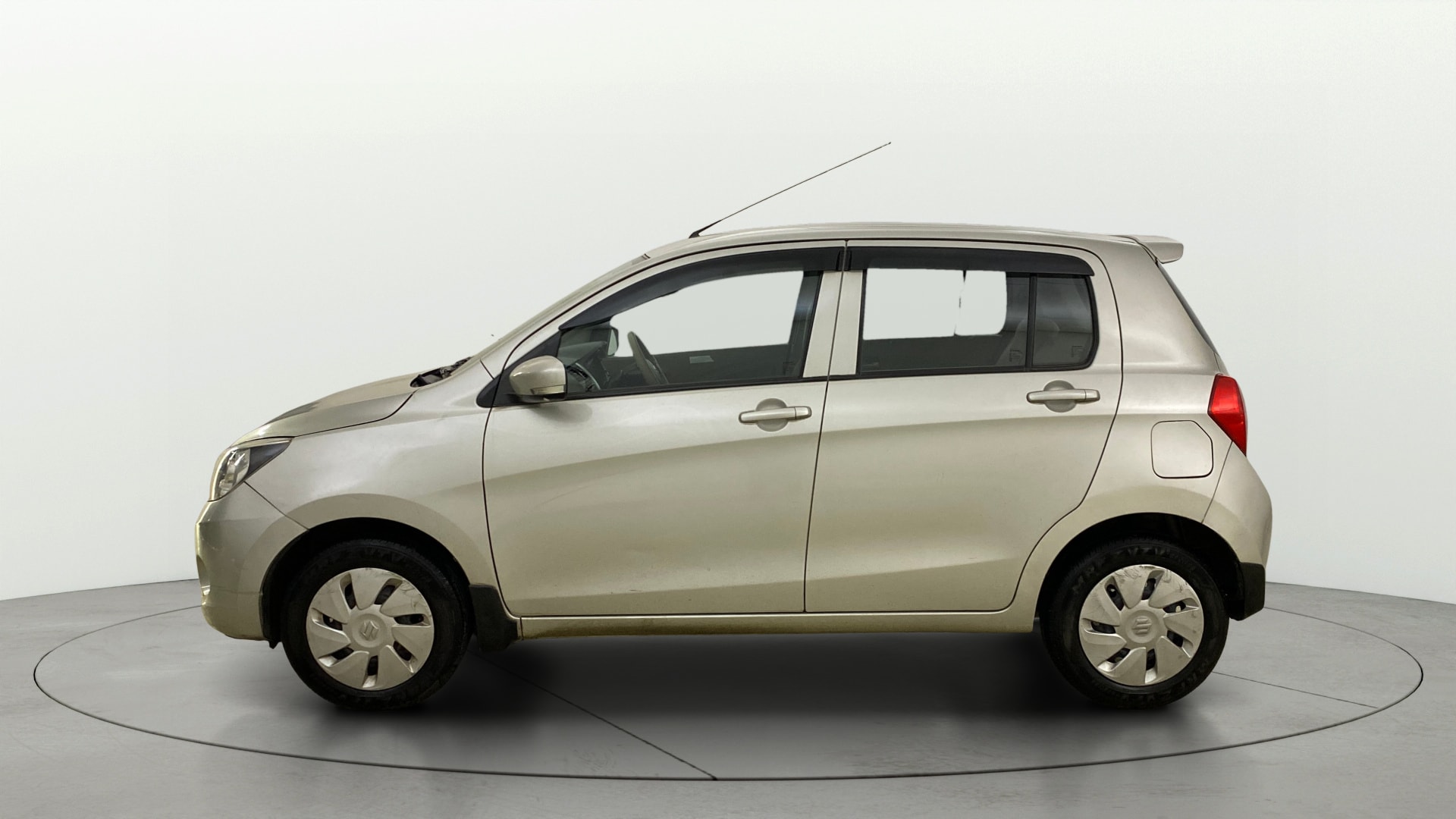 View 2016 Maruti Suzuki 1000 Base Variant Image 5 Used 2016 Maruti Suzuki 1000 Base Variant Image 5