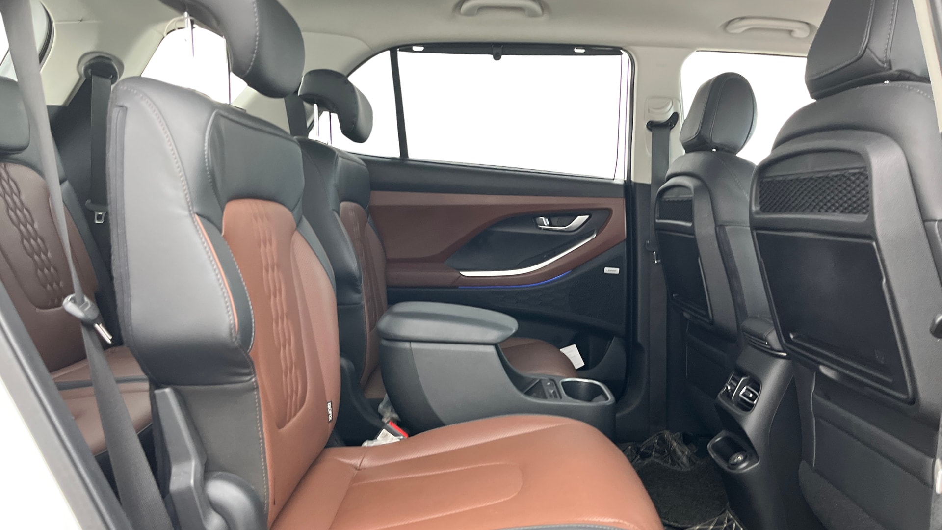 View 2021 Hyundai Alcazar Prestige 6 Seater MT Petrol Image 38 Used 2021 Hyundai Alcazar Prestige 6 Seater MT Petrol Image 38