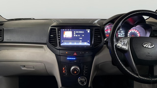 View Mahindra XUV300 Image 18 Used Mahindra XUV300 Image 18