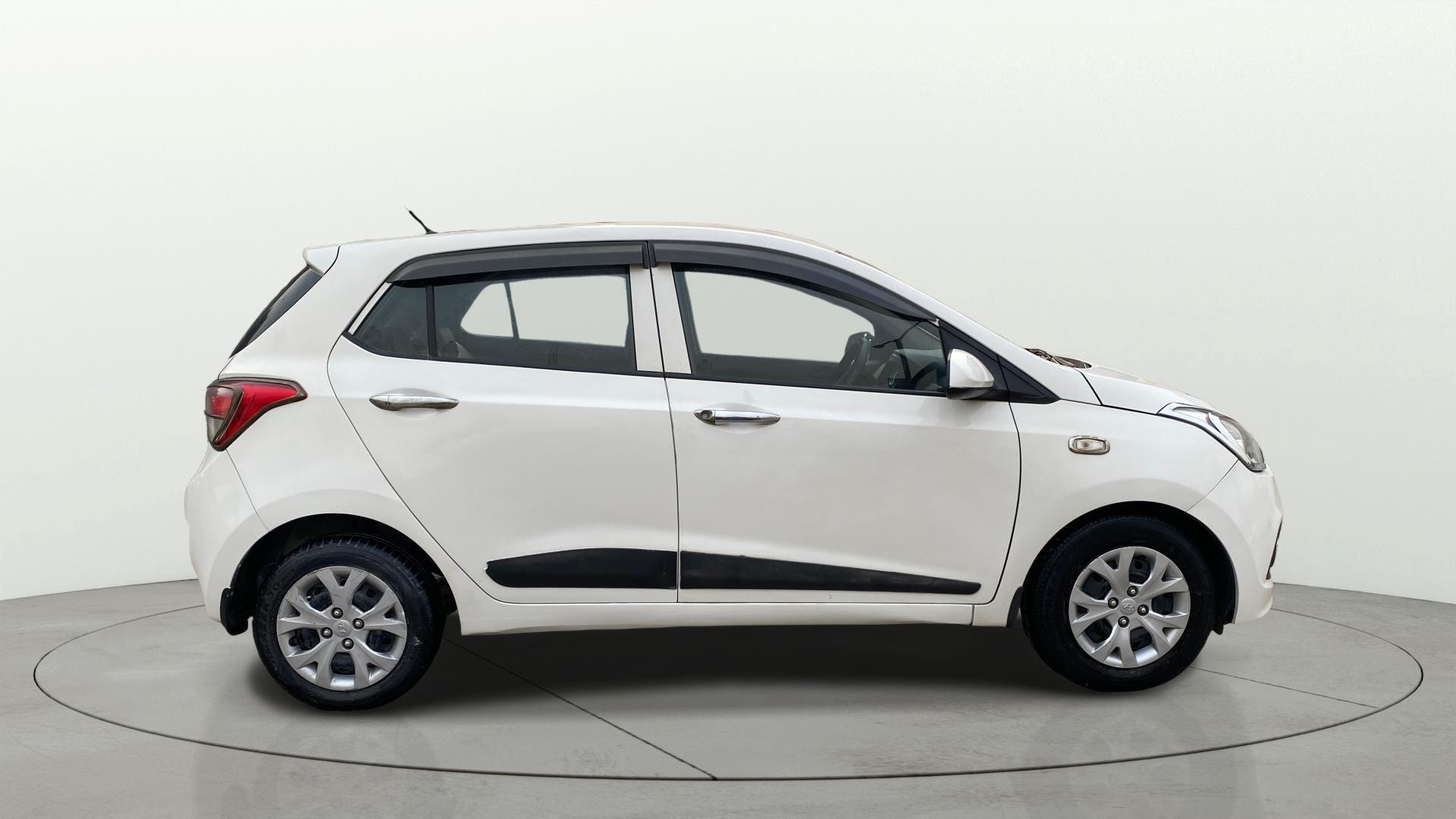 Used 2015 Hyundai Grand i10 Used 2015 Hyundai Grand i10