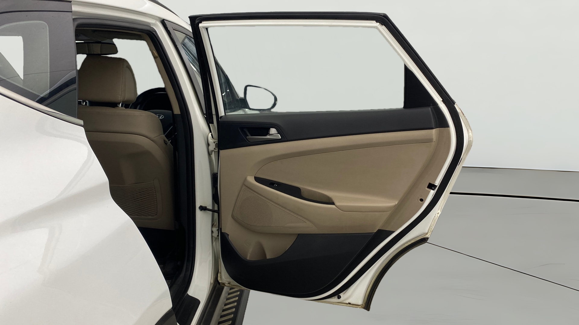 View 2019 Hyundai Tucson R 2.0 6-Speed Automatic GL BS IV Image 8 Used 2019 Hyundai Tucson R 2.0 6-Speed Automatic GL BS IV Image 8
